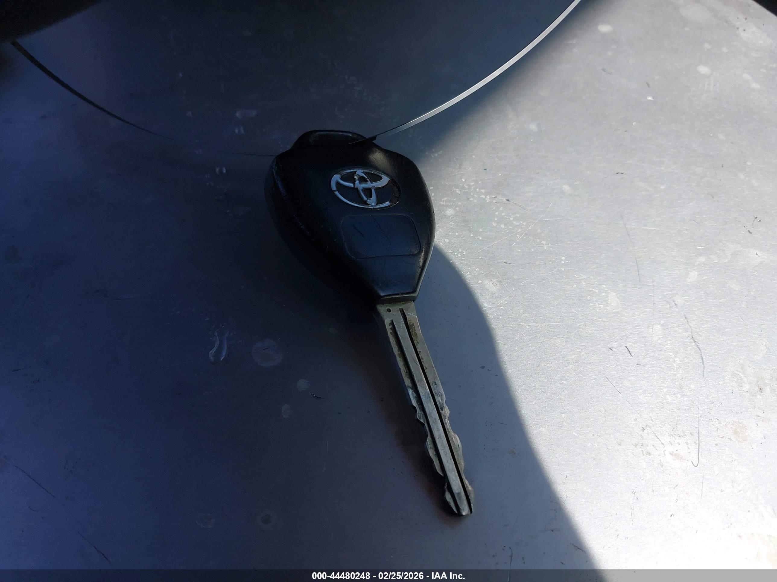 TOYOTA CAMRY image 11