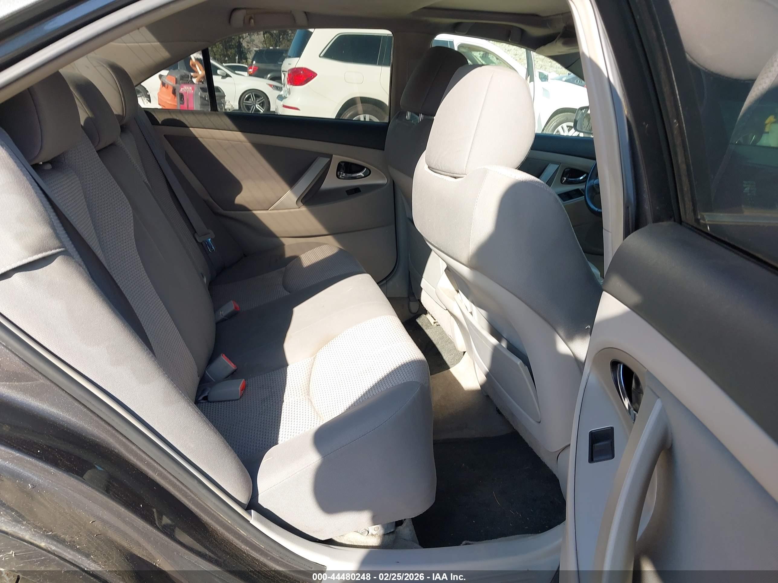 TOYOTA CAMRY image 8