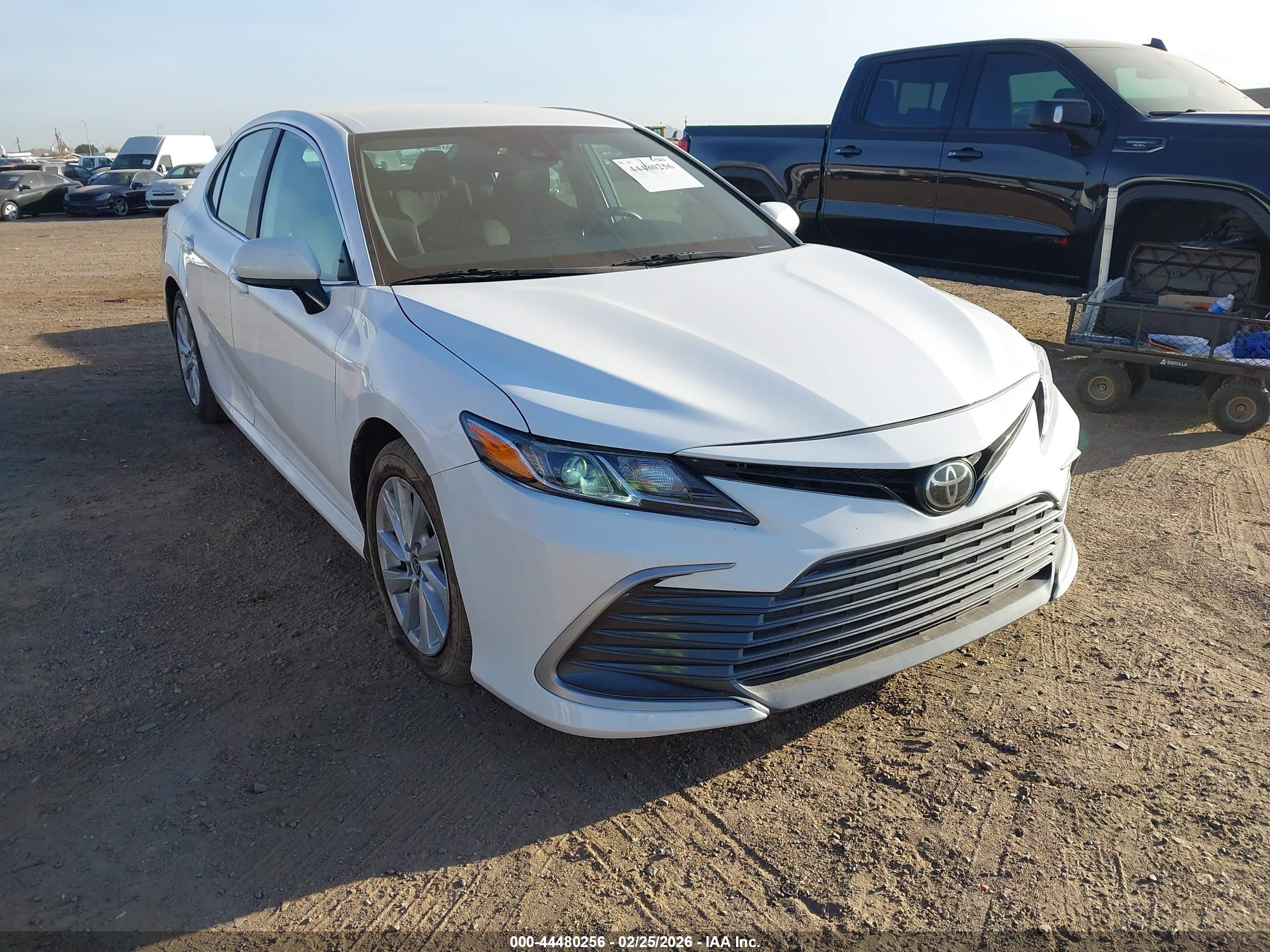 TOYOTA CAMRY image 6