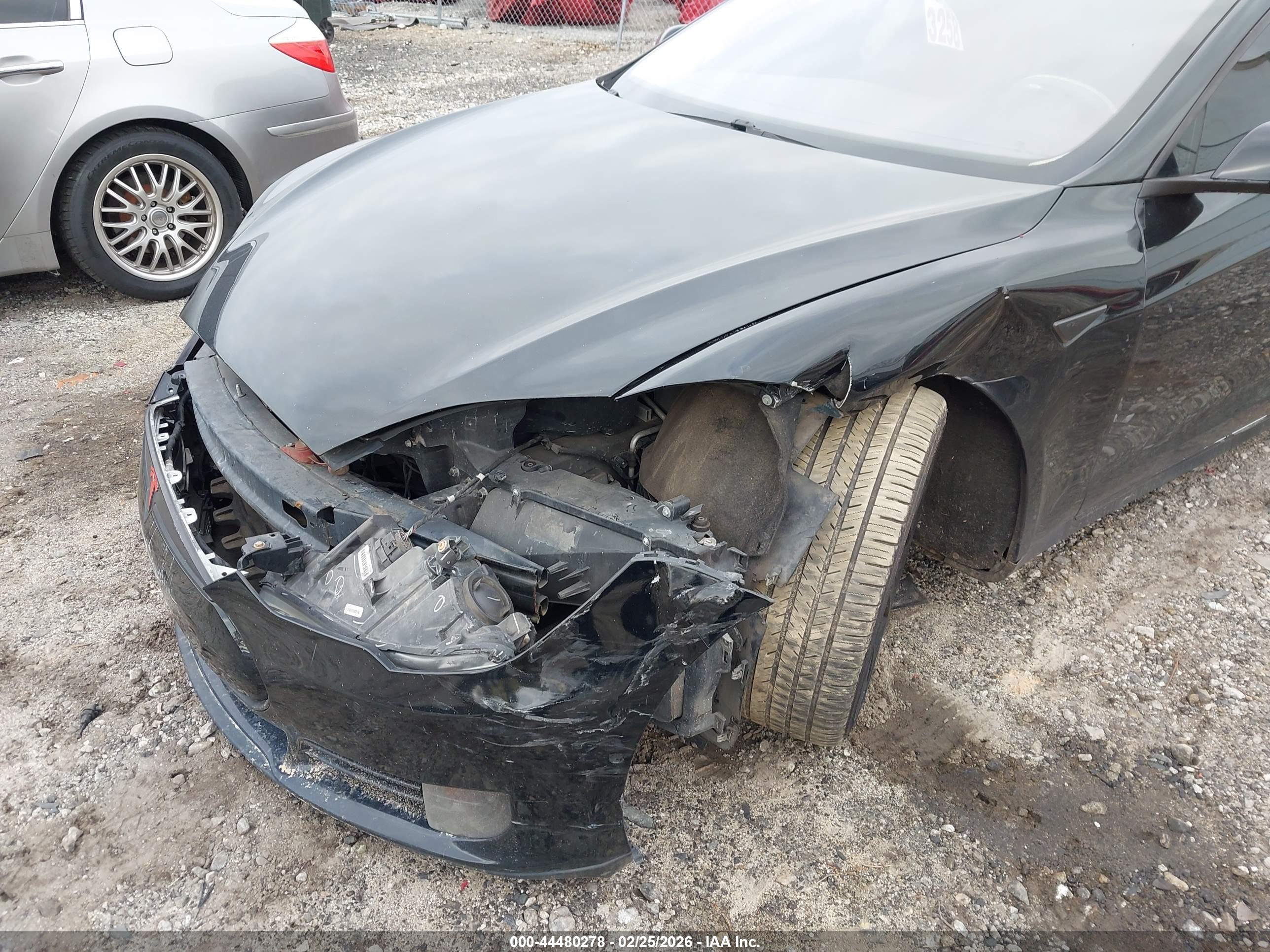 TESLA MODEL image 6