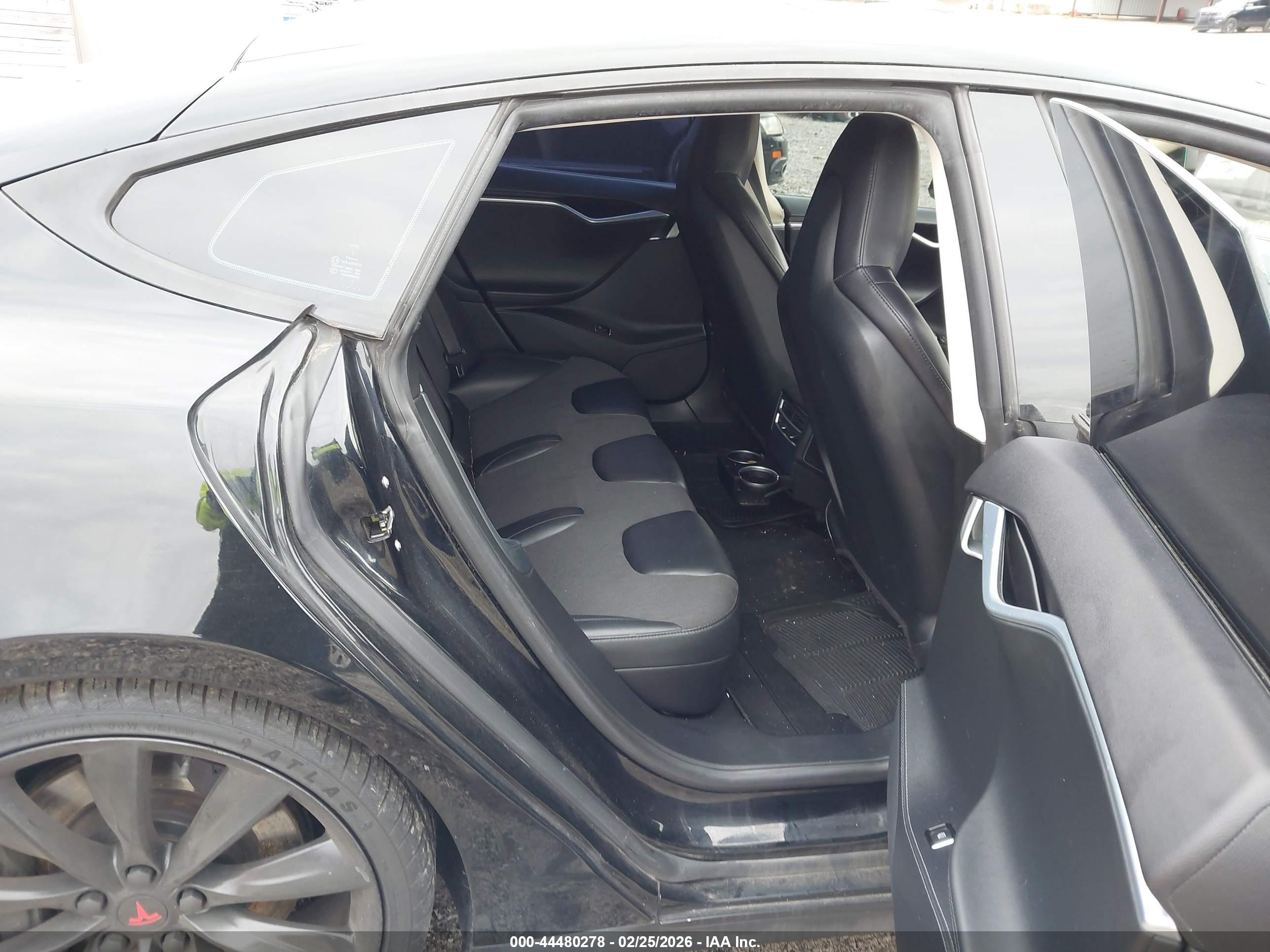 TESLA MODEL image 8