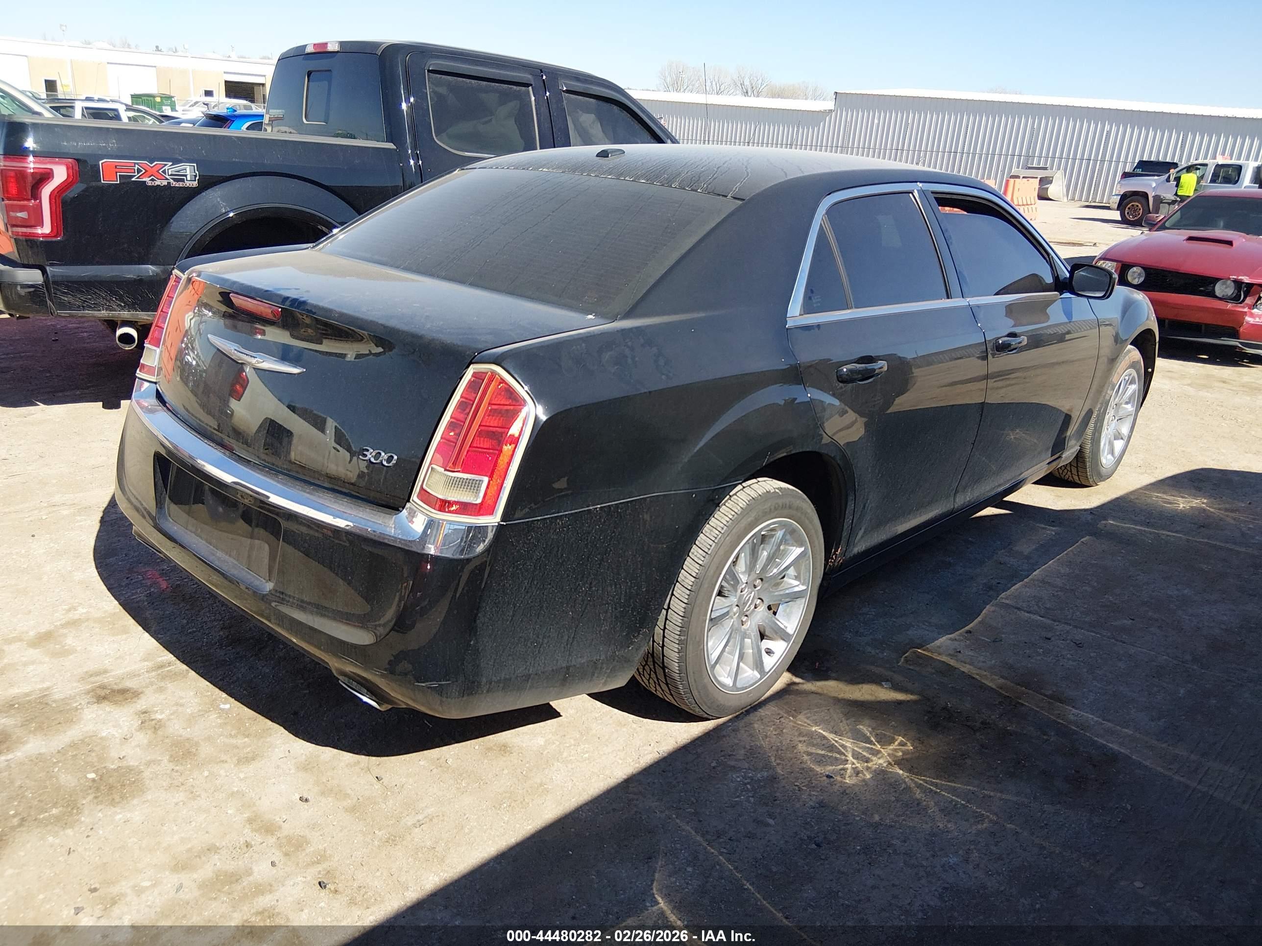 CHRYSLER 300 image 4