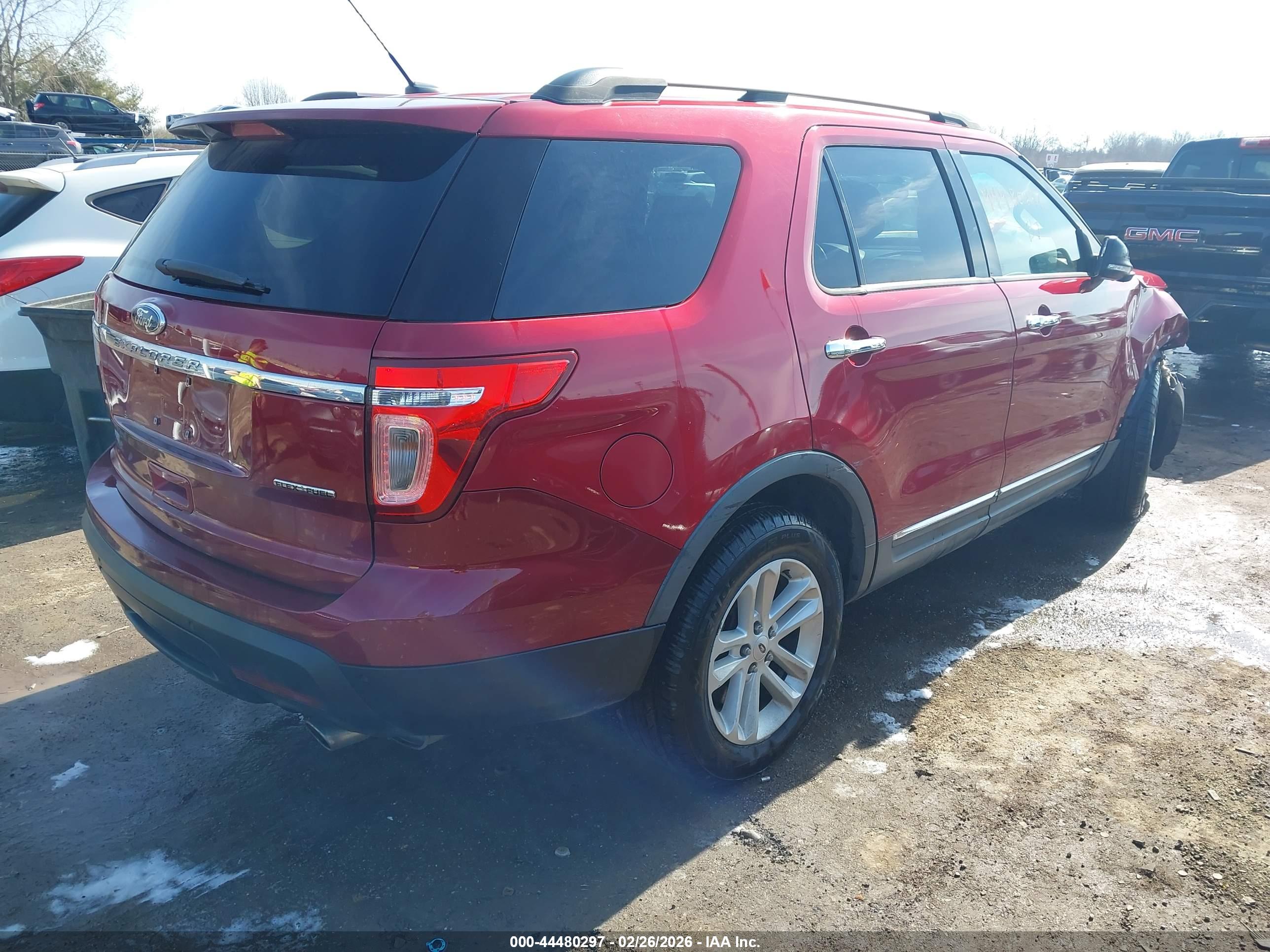 FORD EXPLORER image 4