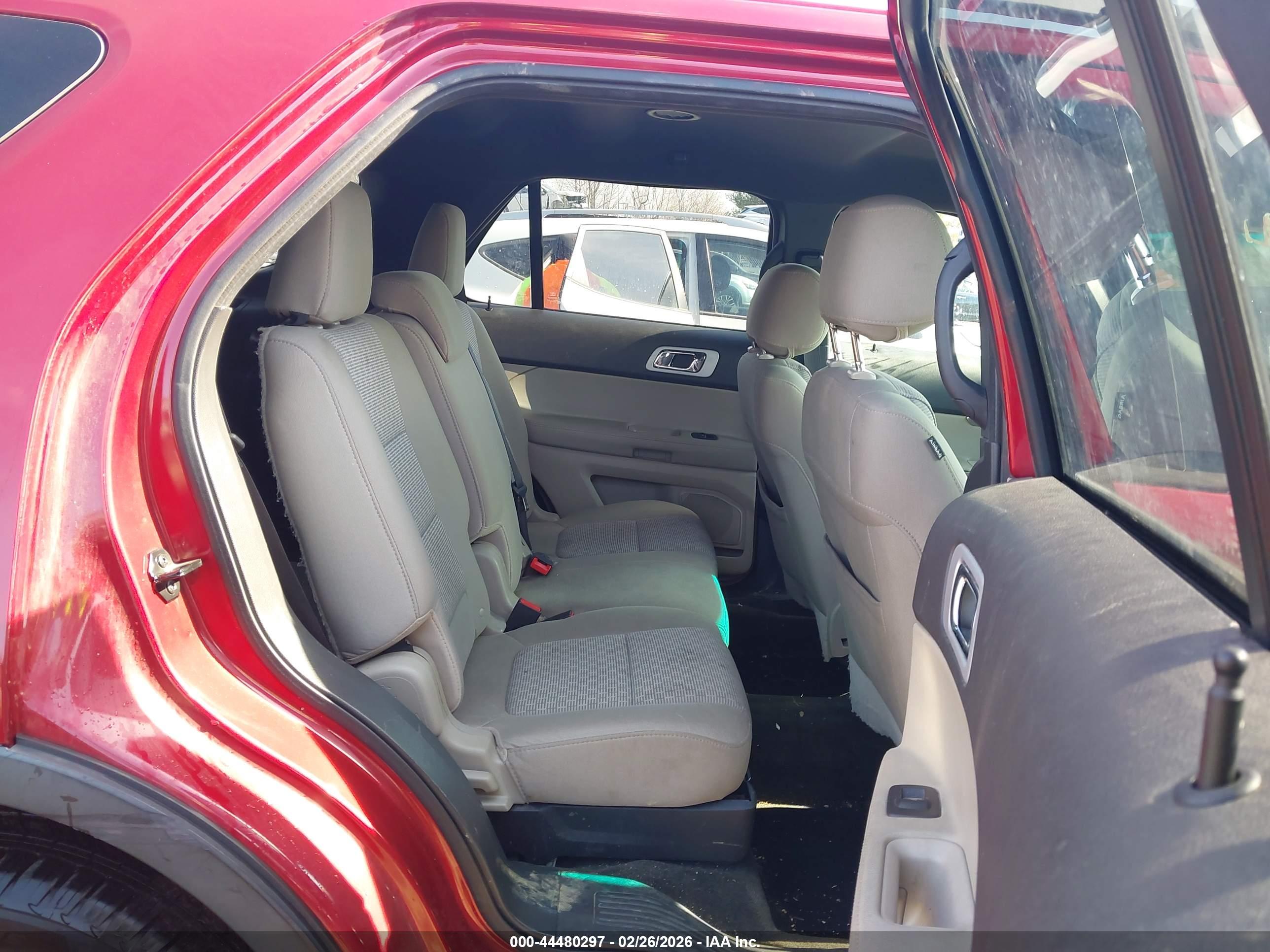 FORD EXPLORER image 8