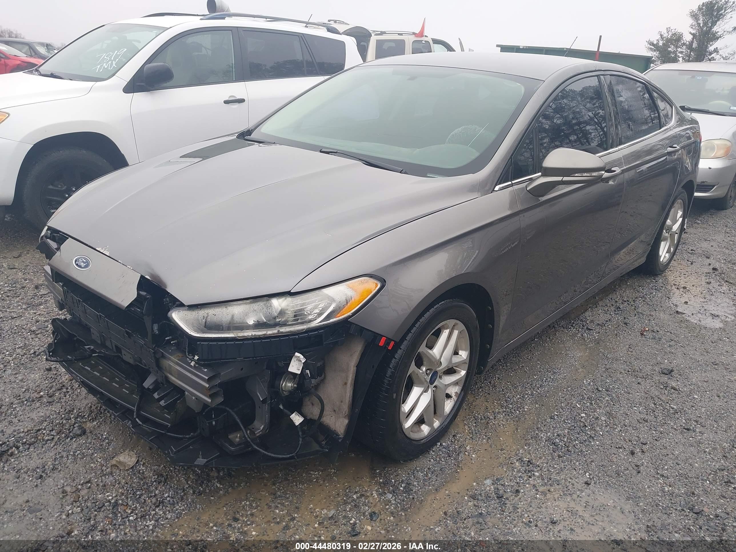 FORD FUSION image 2