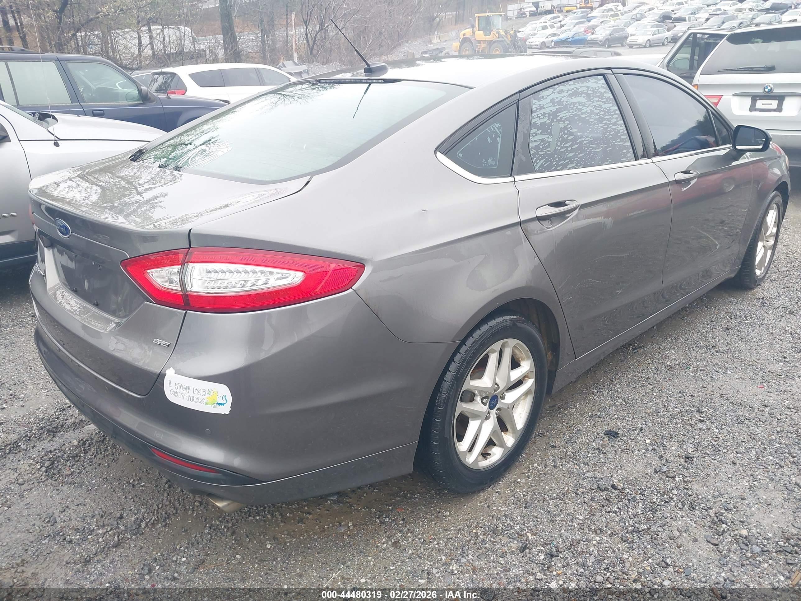 FORD FUSION image 4