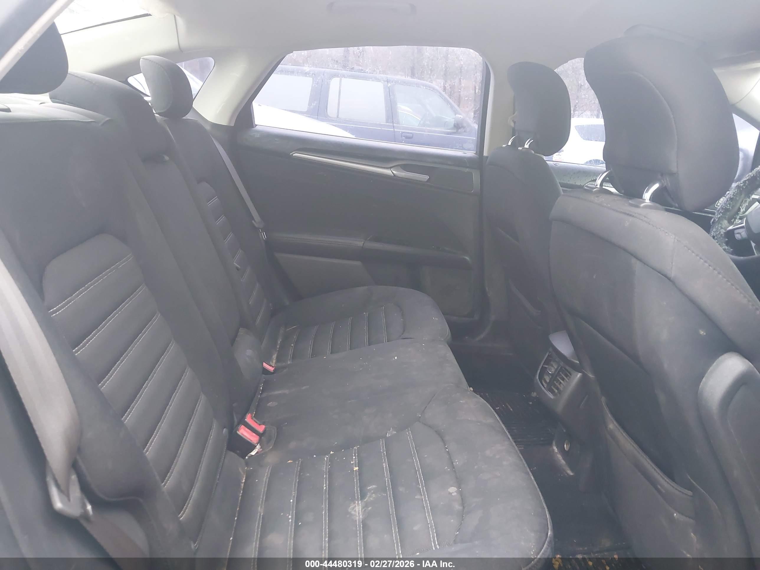 FORD FUSION image 8