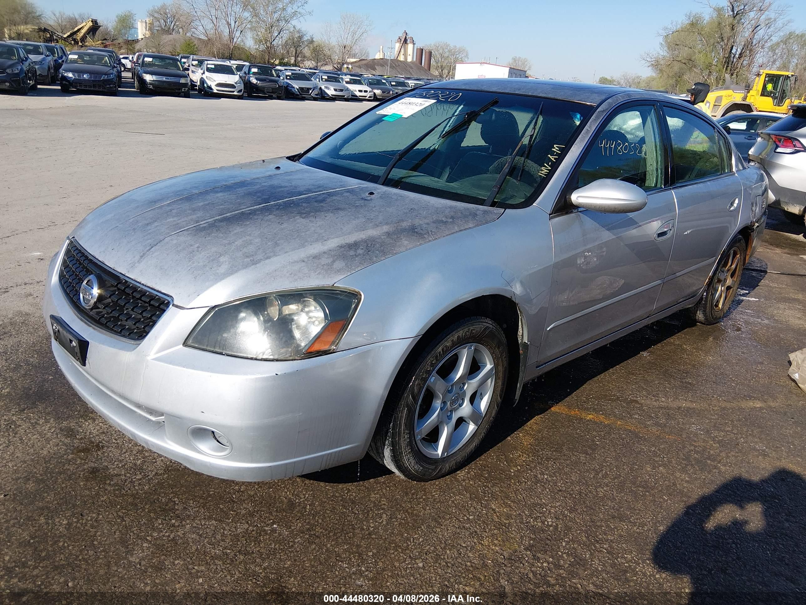 NISSAN ALTIMA image 2