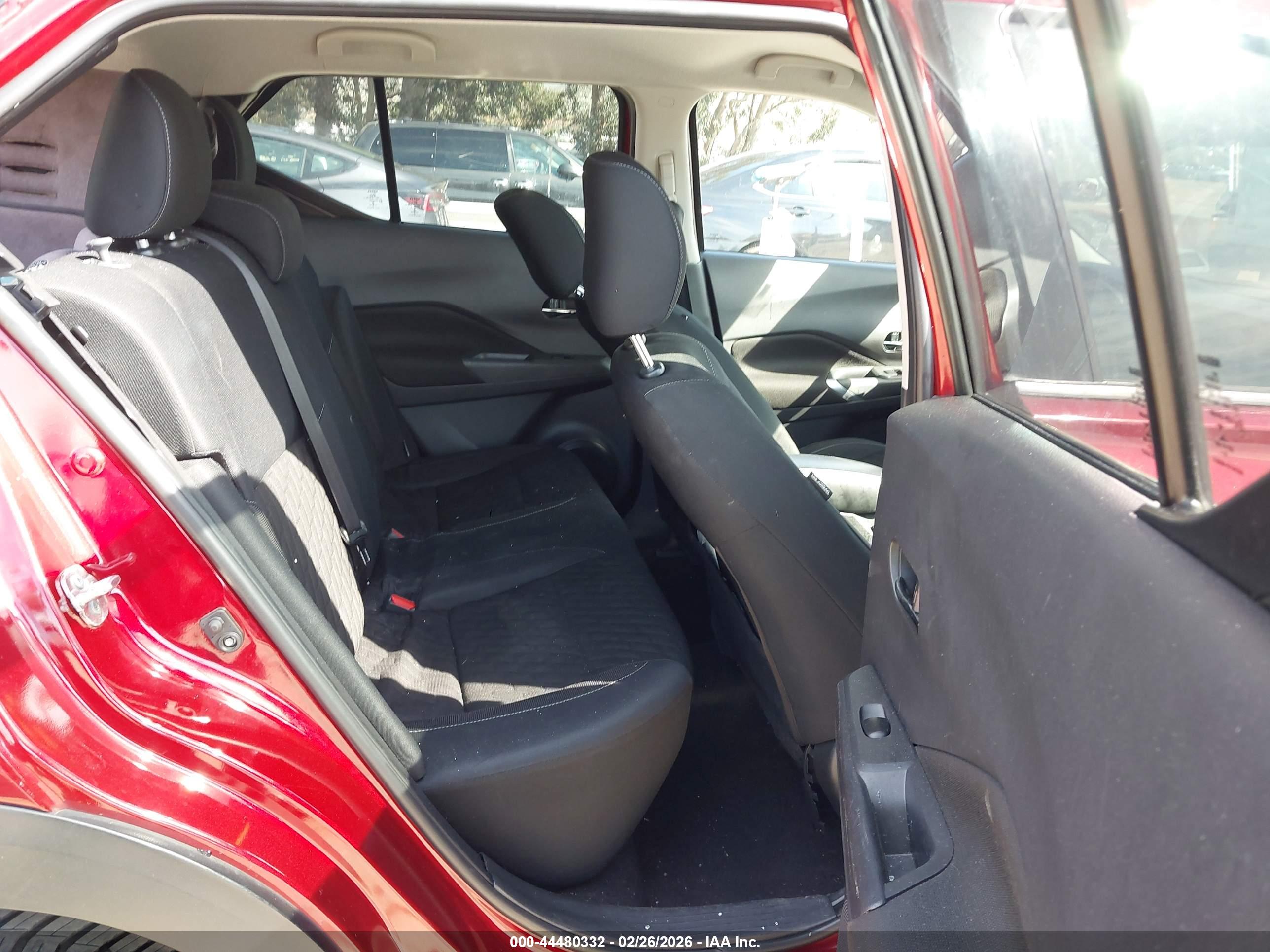 NISSAN KICKS image 8