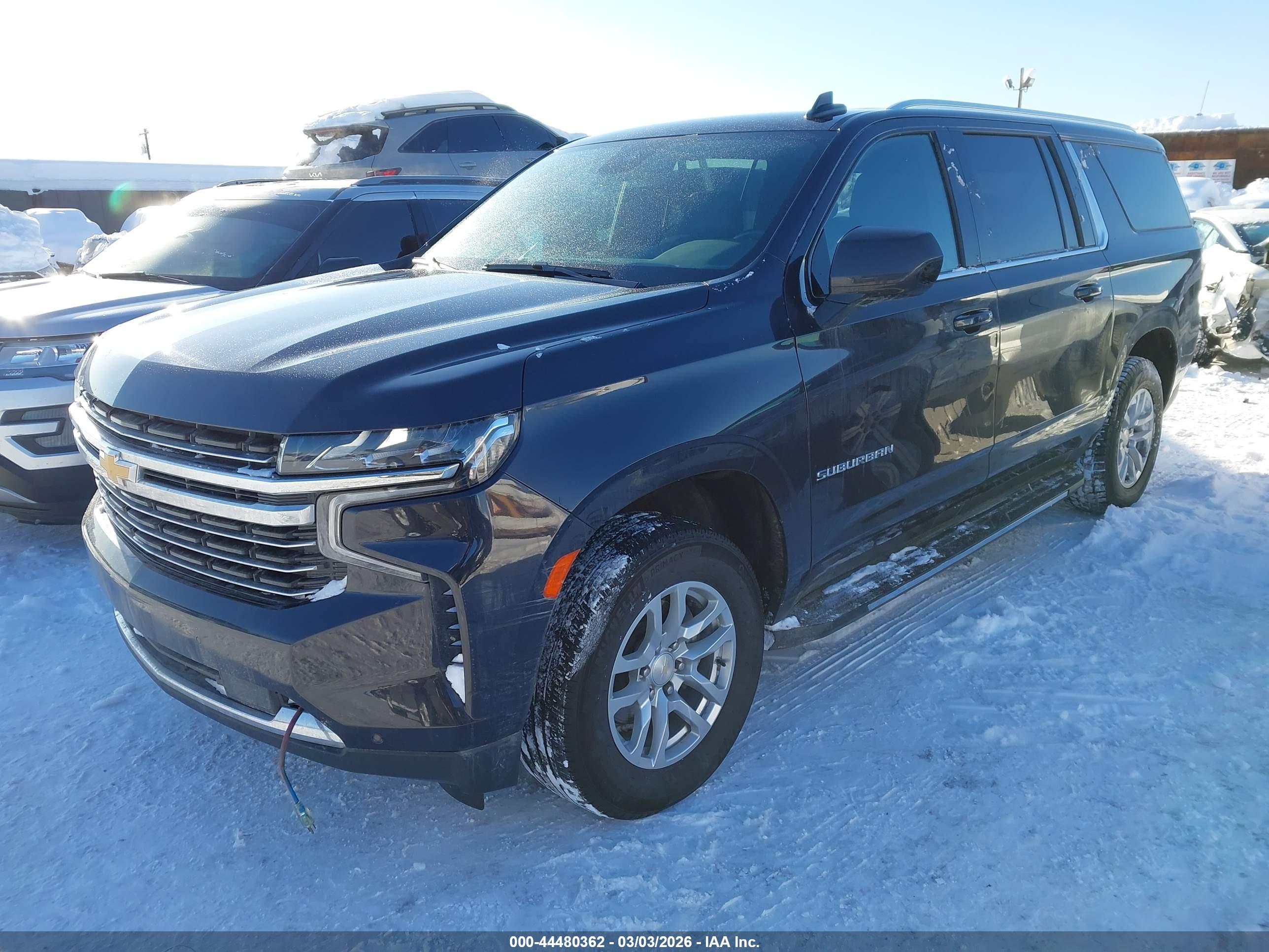 CHEVROLET SUBURBAN image 2
