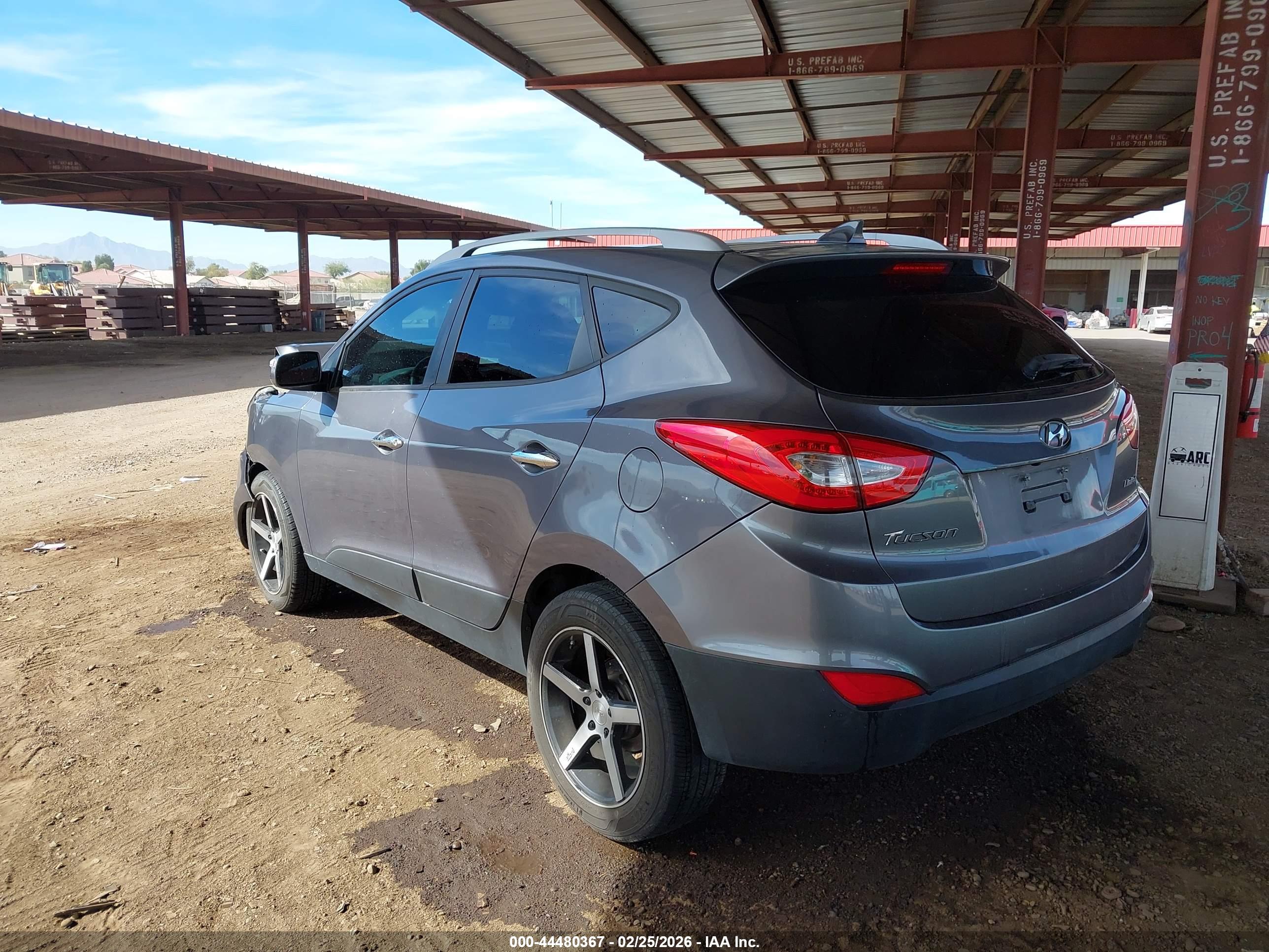 HYUNDAI TUCSON image 3