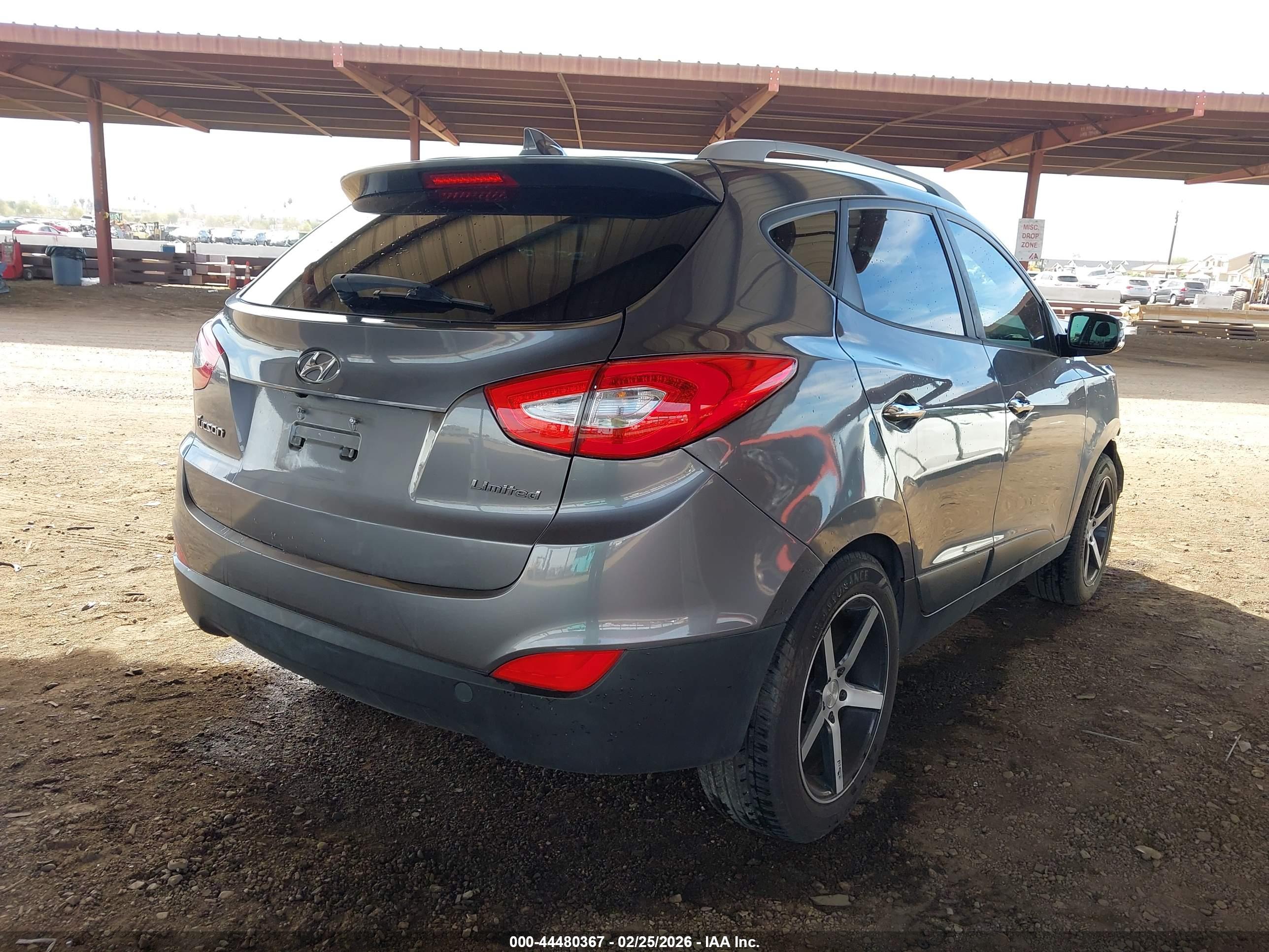 HYUNDAI TUCSON image 4