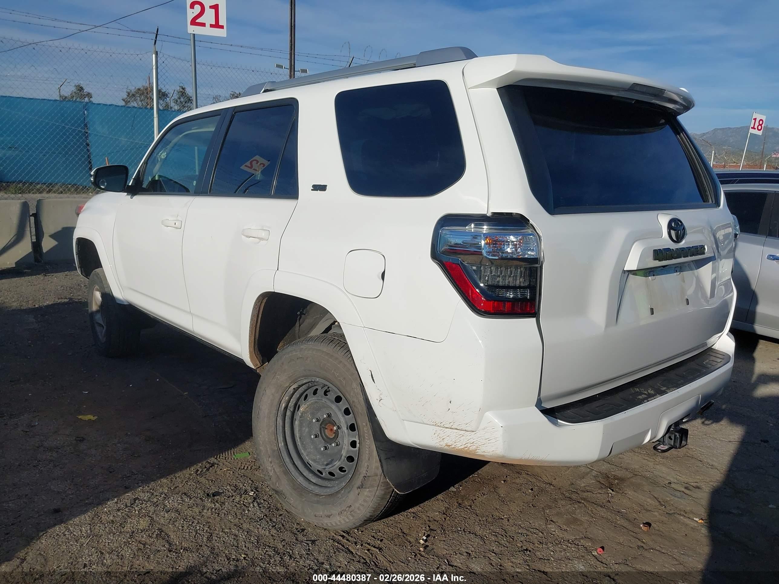 TOYOTA 4RUNNER image 3