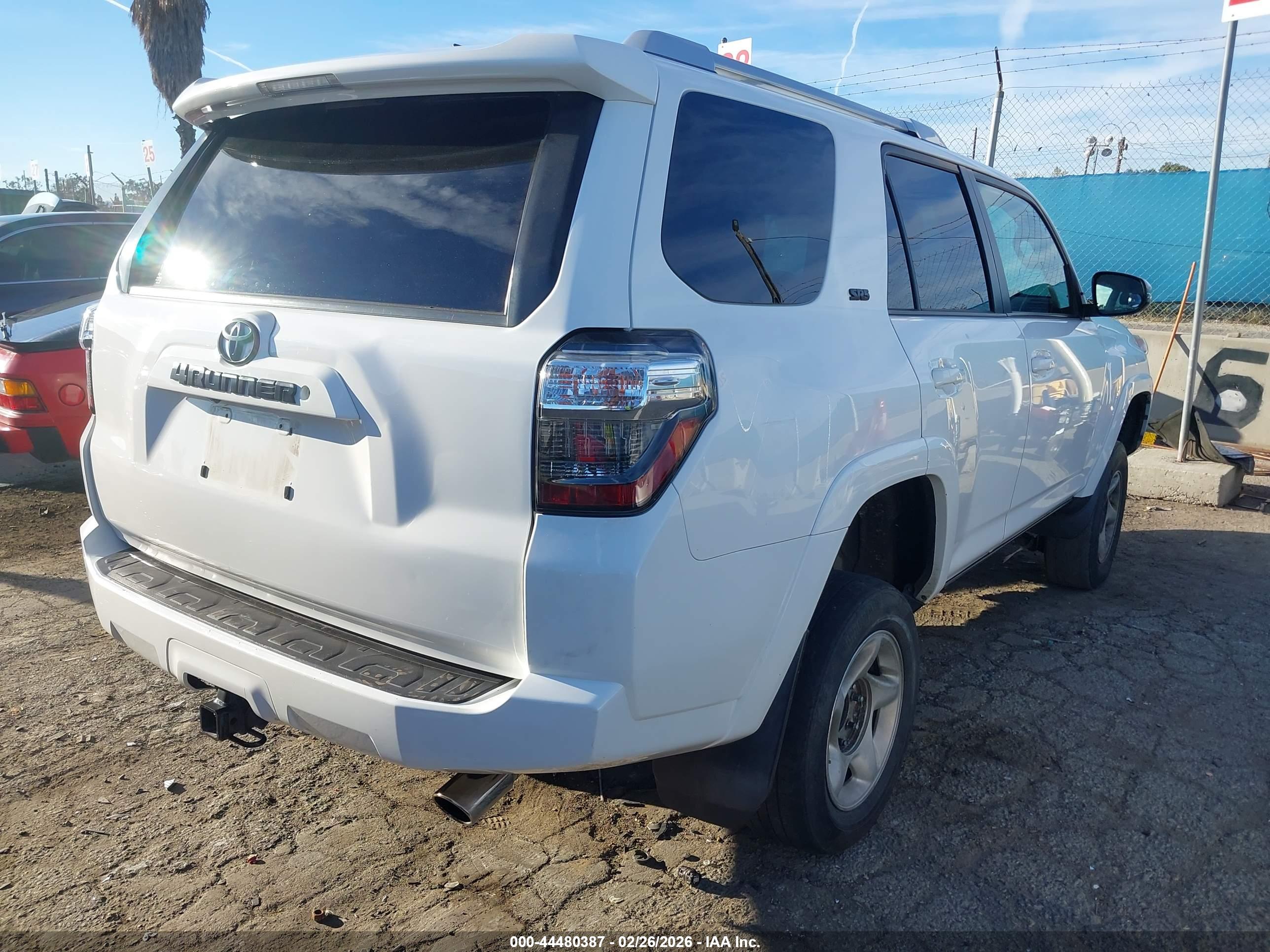 TOYOTA 4RUNNER image 4