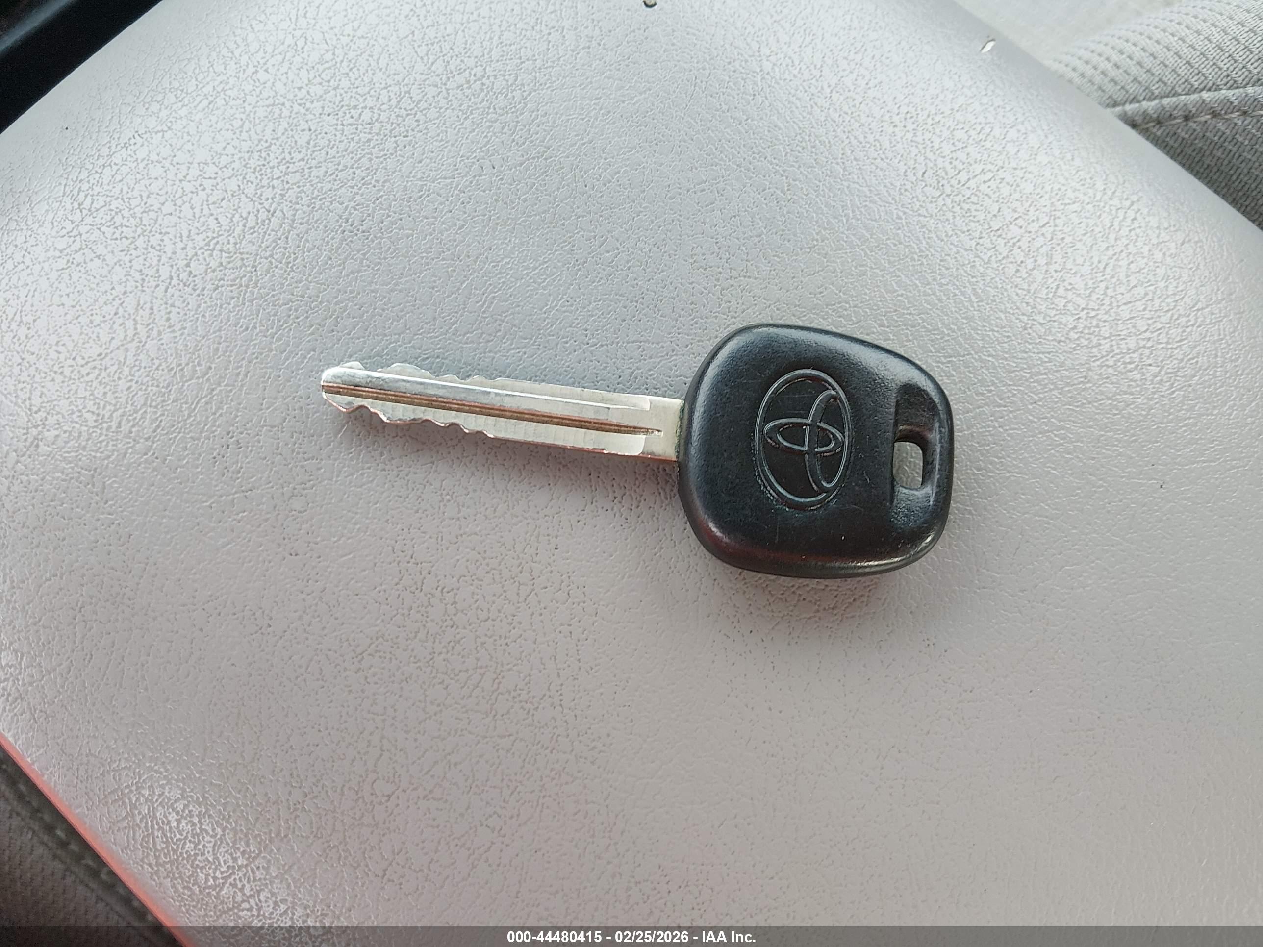 TOYOTA CAMRY image 11