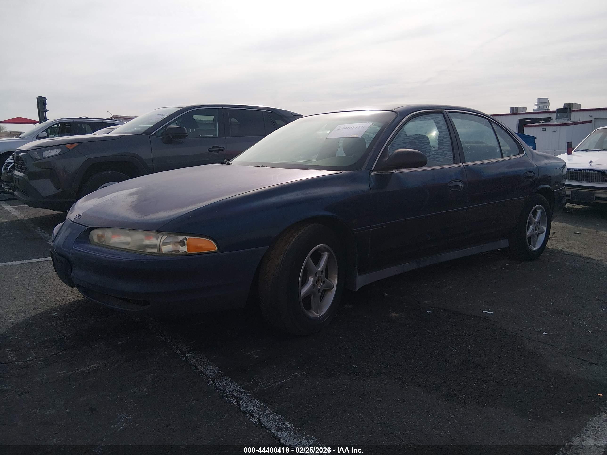 OLDSMOBILE INTRIGUE image 2