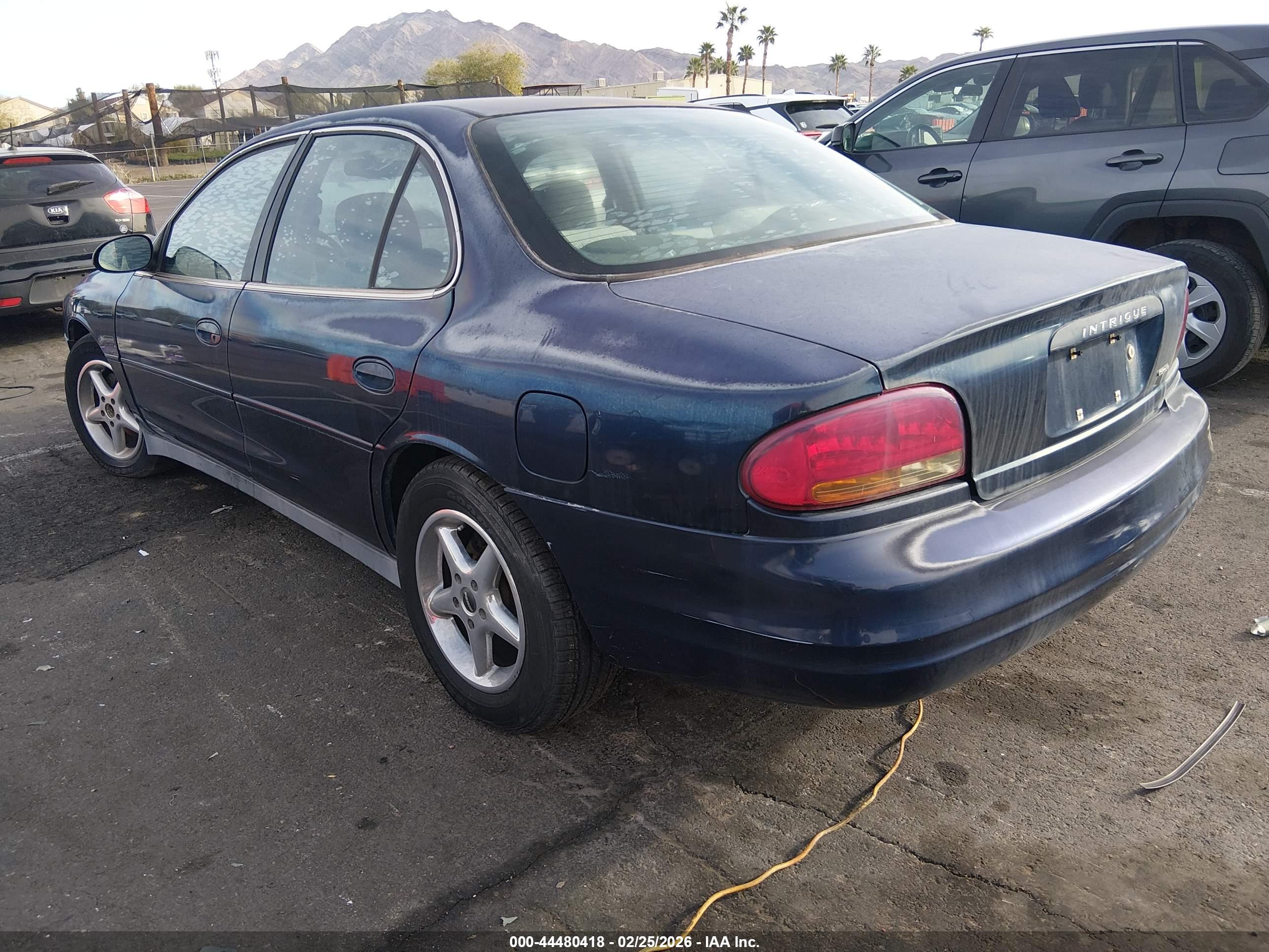 OLDSMOBILE INTRIGUE image 3