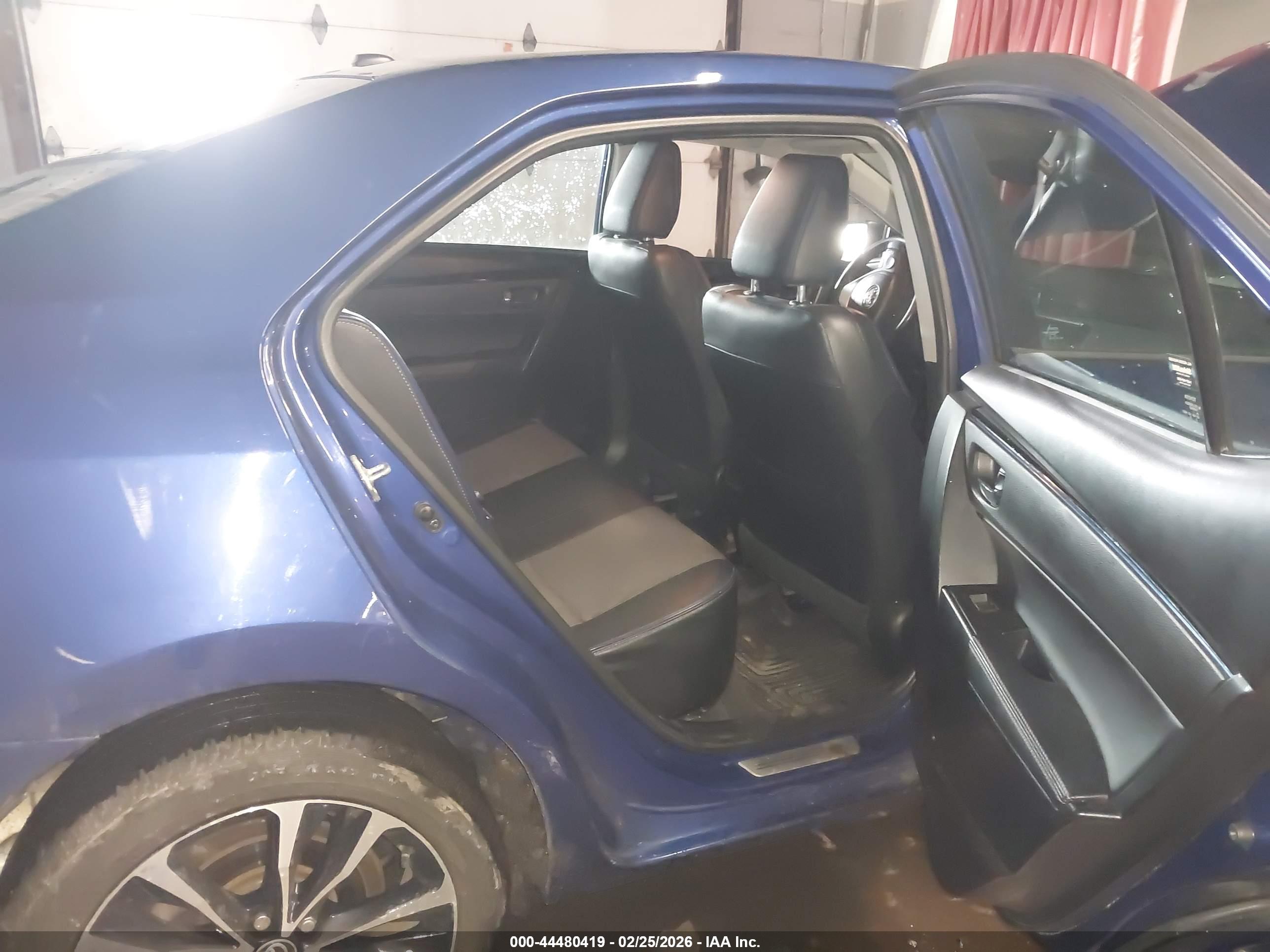 TOYOTA COROLLA image 8