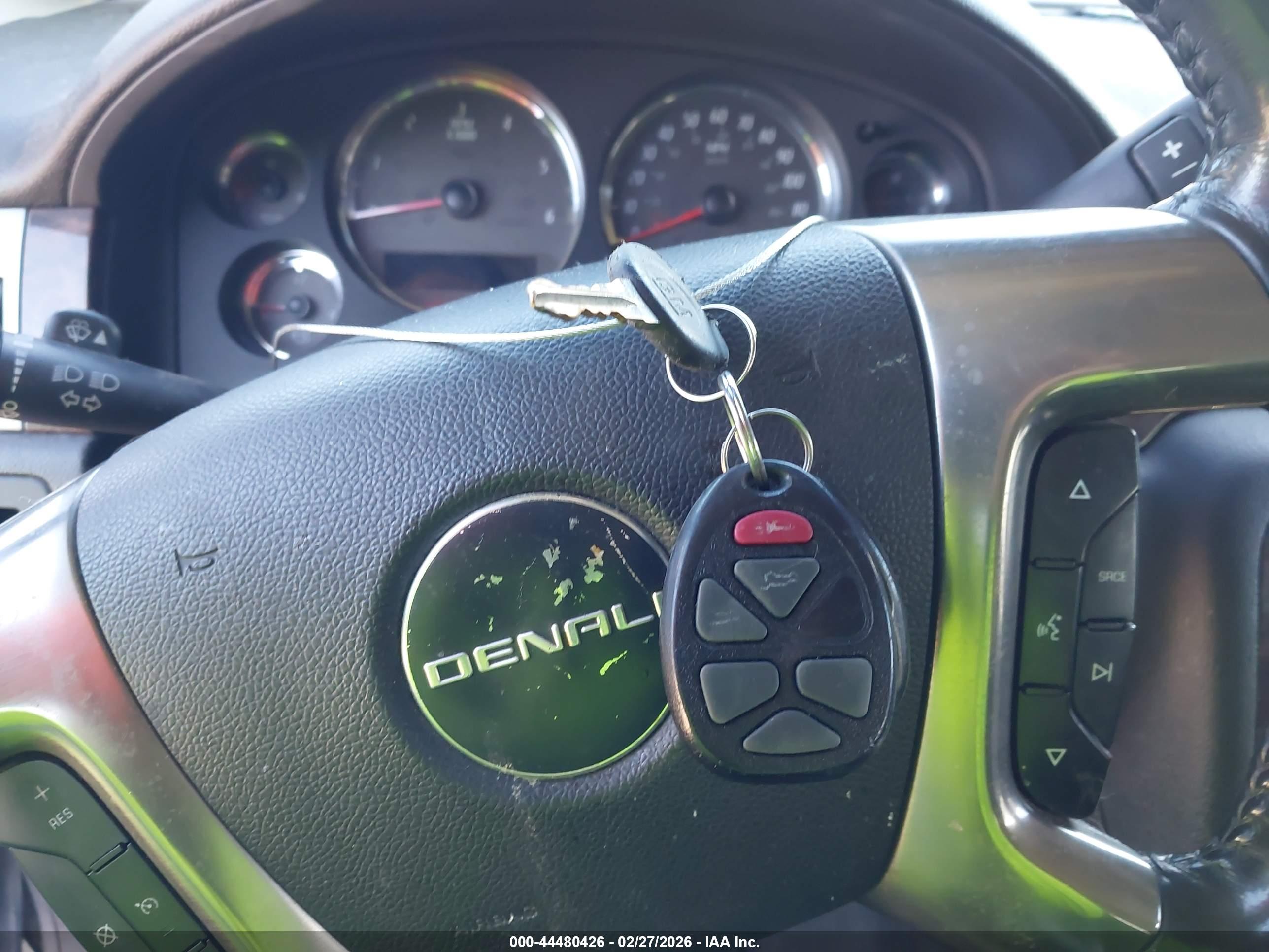 GMC YUKON image 11