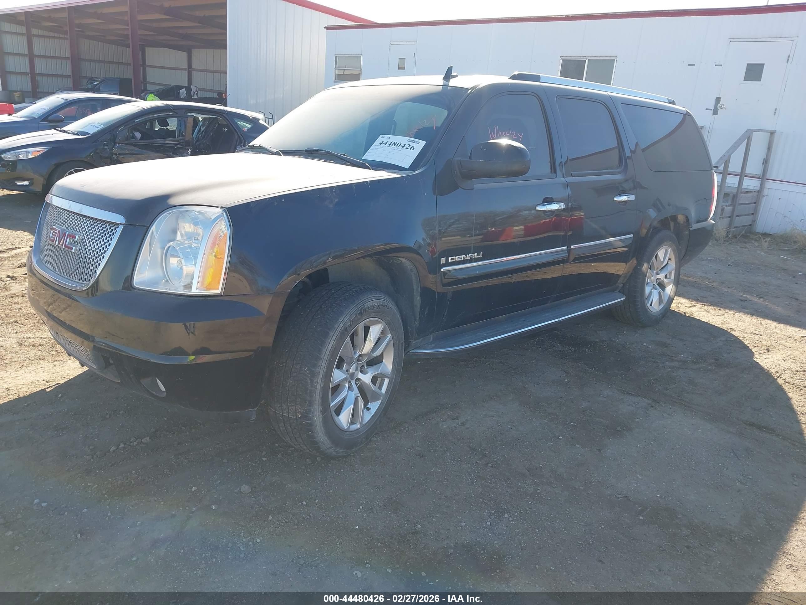 GMC YUKON image 2