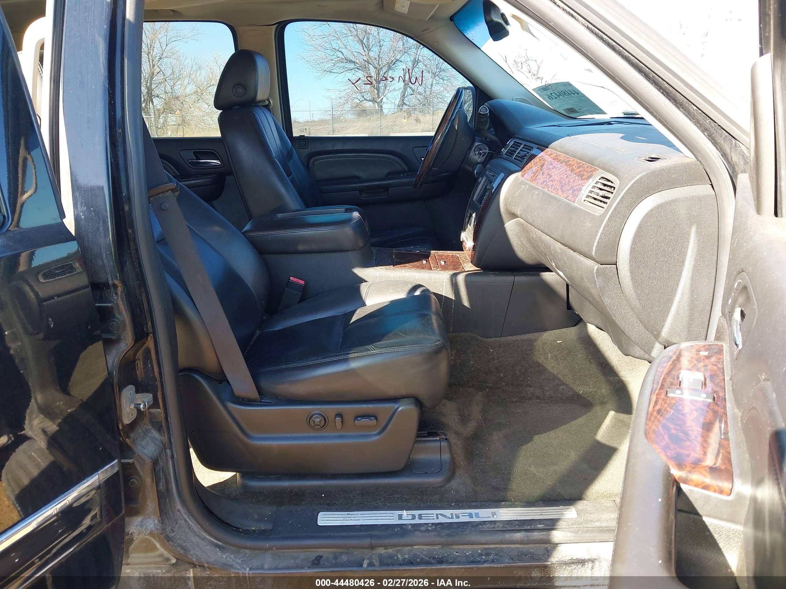GMC YUKON image 5