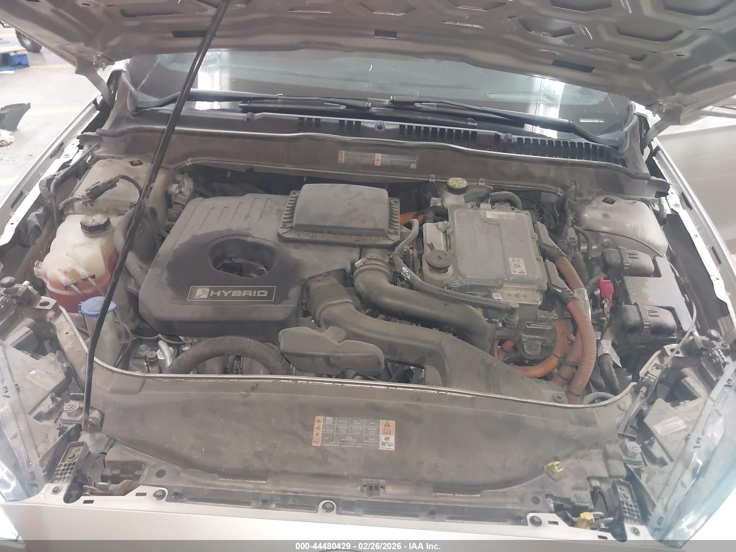 FORD FUSION image 10