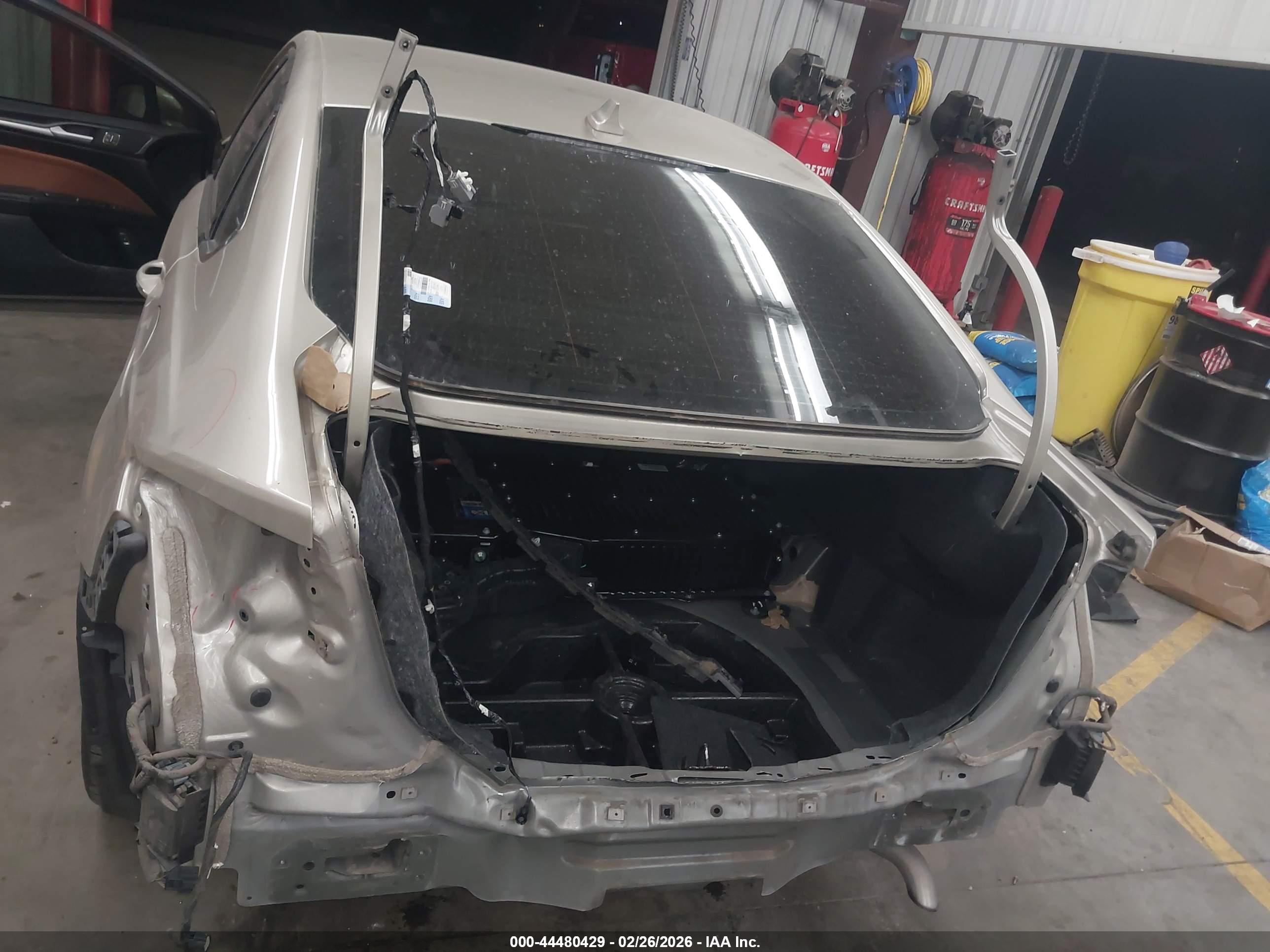 FORD FUSION image 6