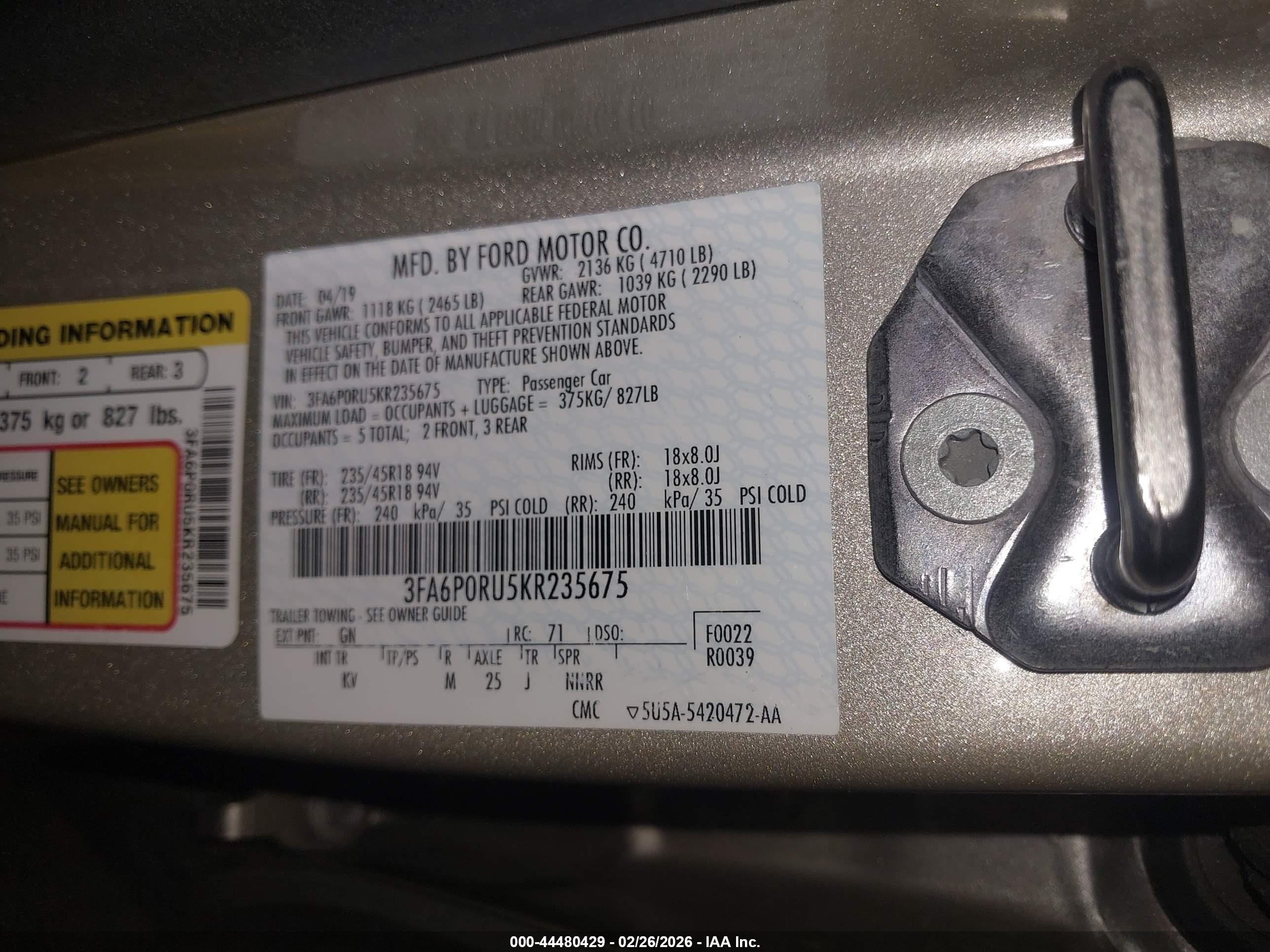 FORD FUSION image 9