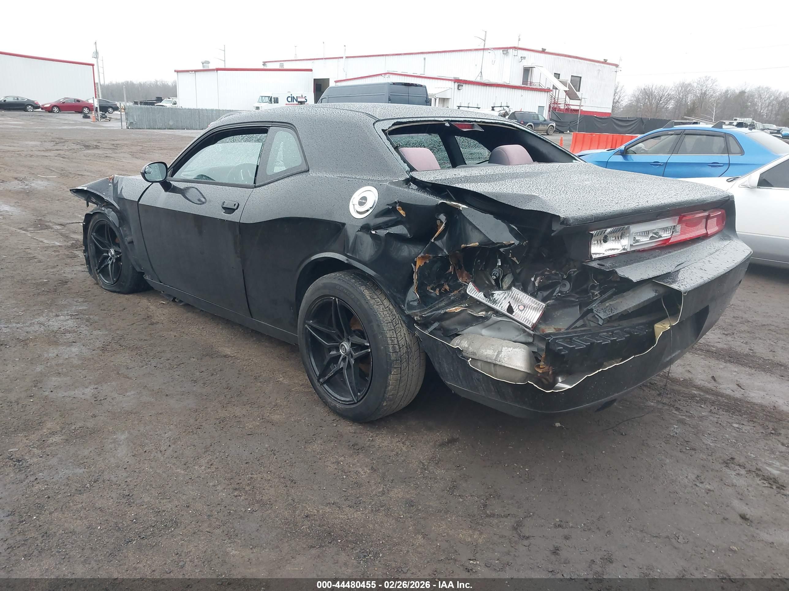 DODGE CHALLENGER image 3