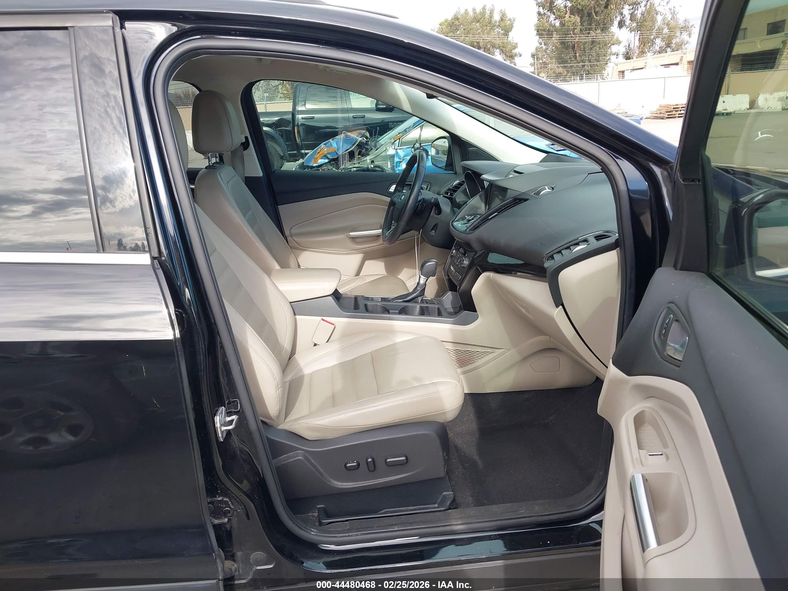 FORD ESCAPE image 5