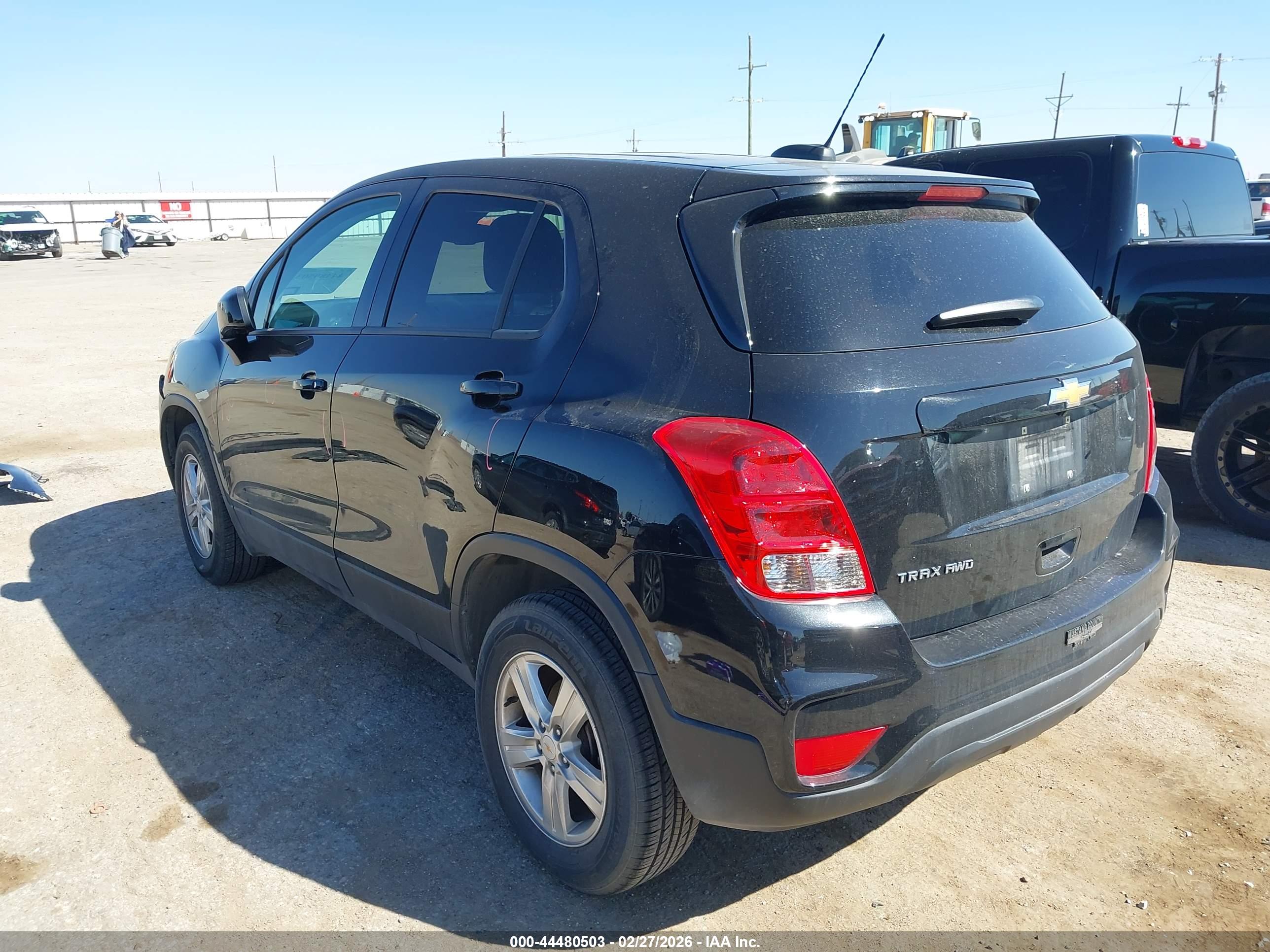 CHEVROLET TRAX image 3