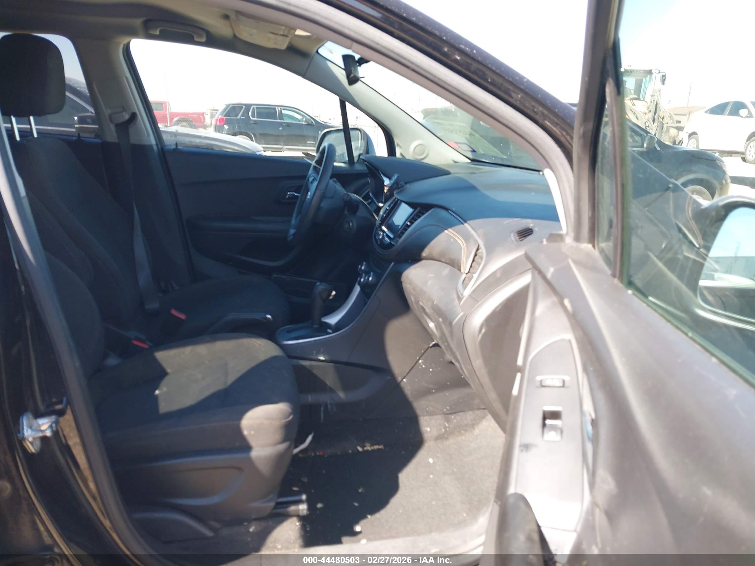 CHEVROLET TRAX image 5