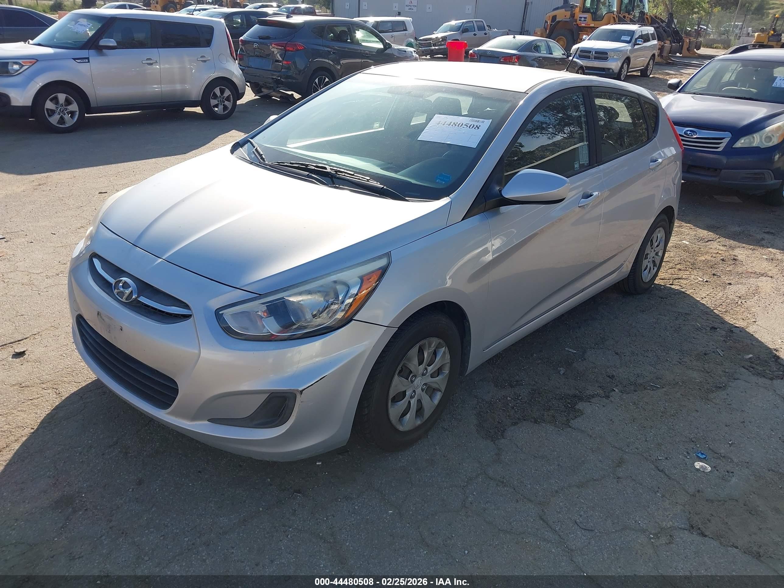 HYUNDAI ACCENT image 2