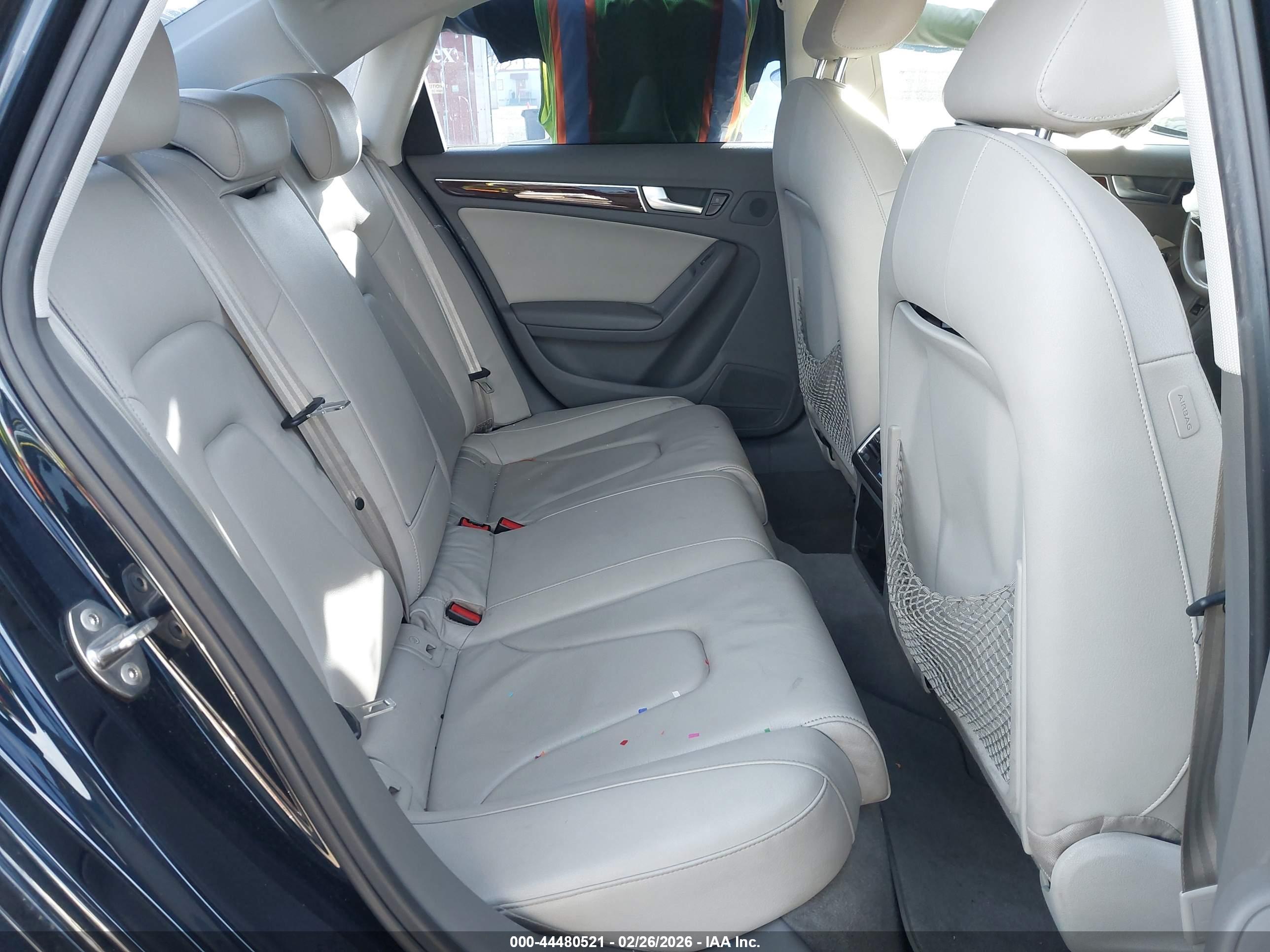 AUDI A4 image 8