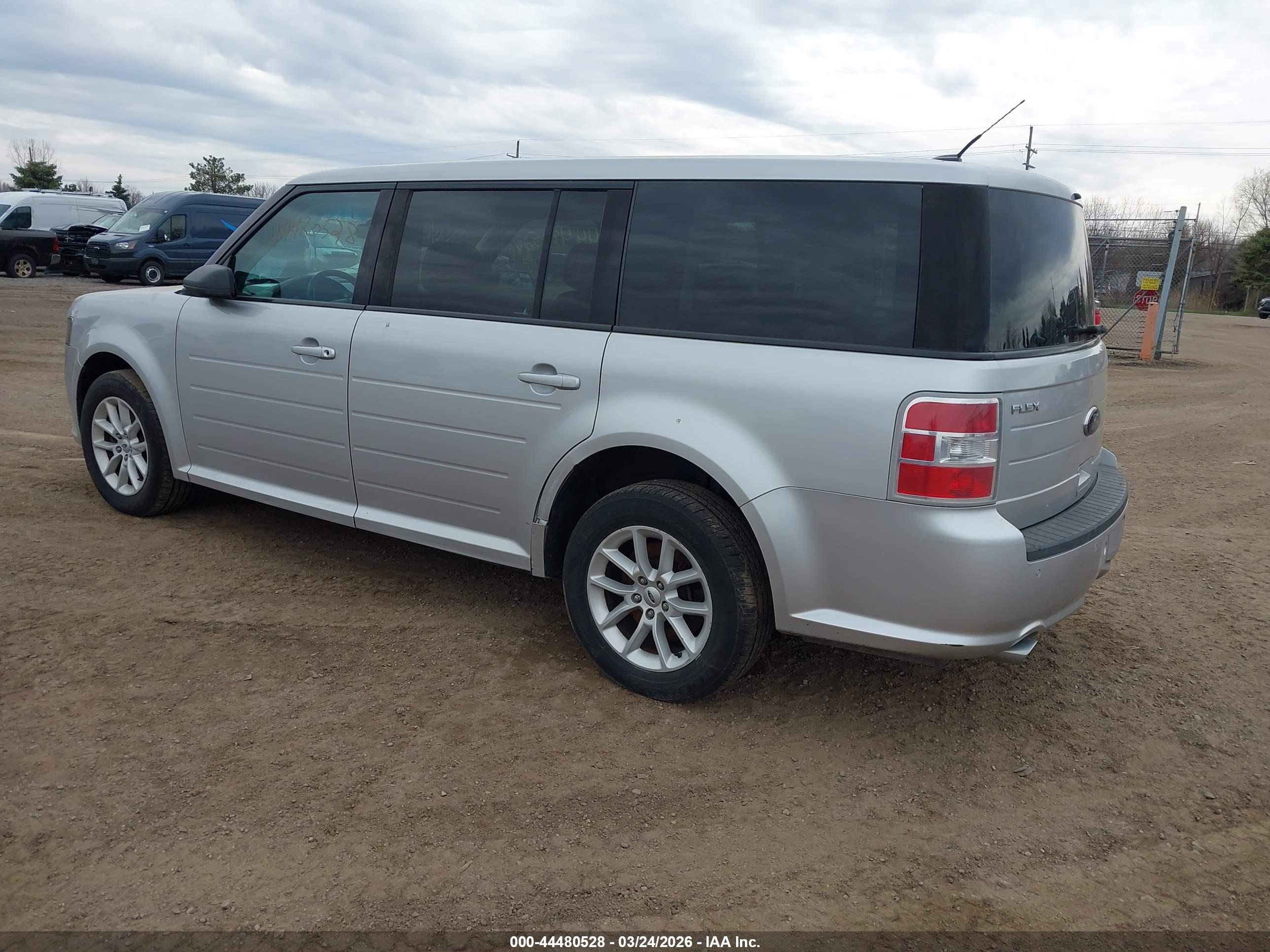 FORD FLEX image 3