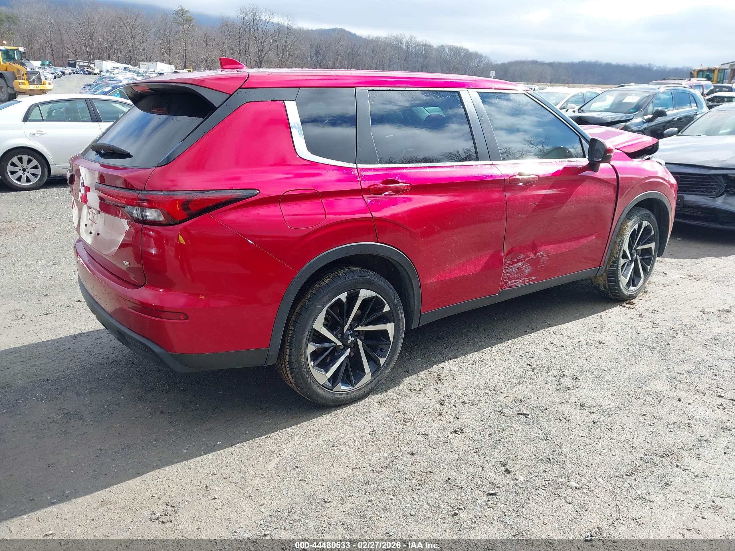 MITSUBISHI OUTLANDER image 4