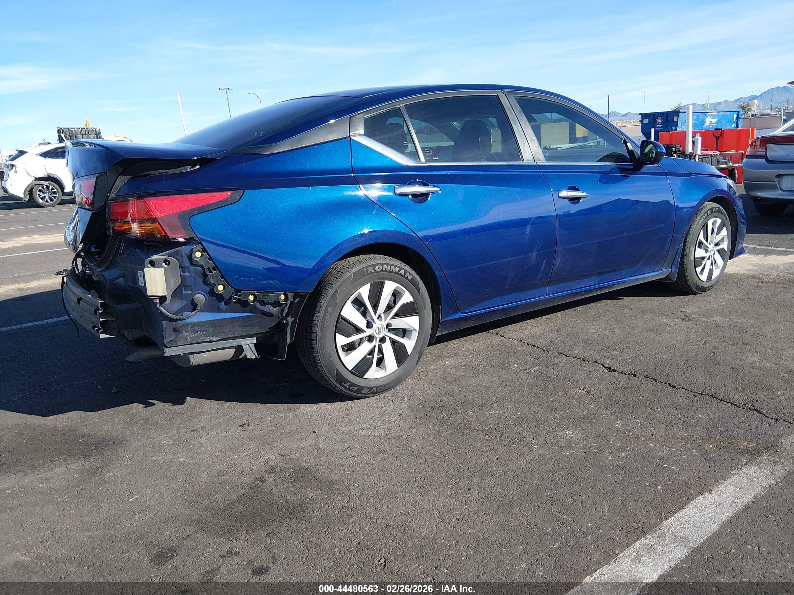 NISSAN ALTIMA image 4