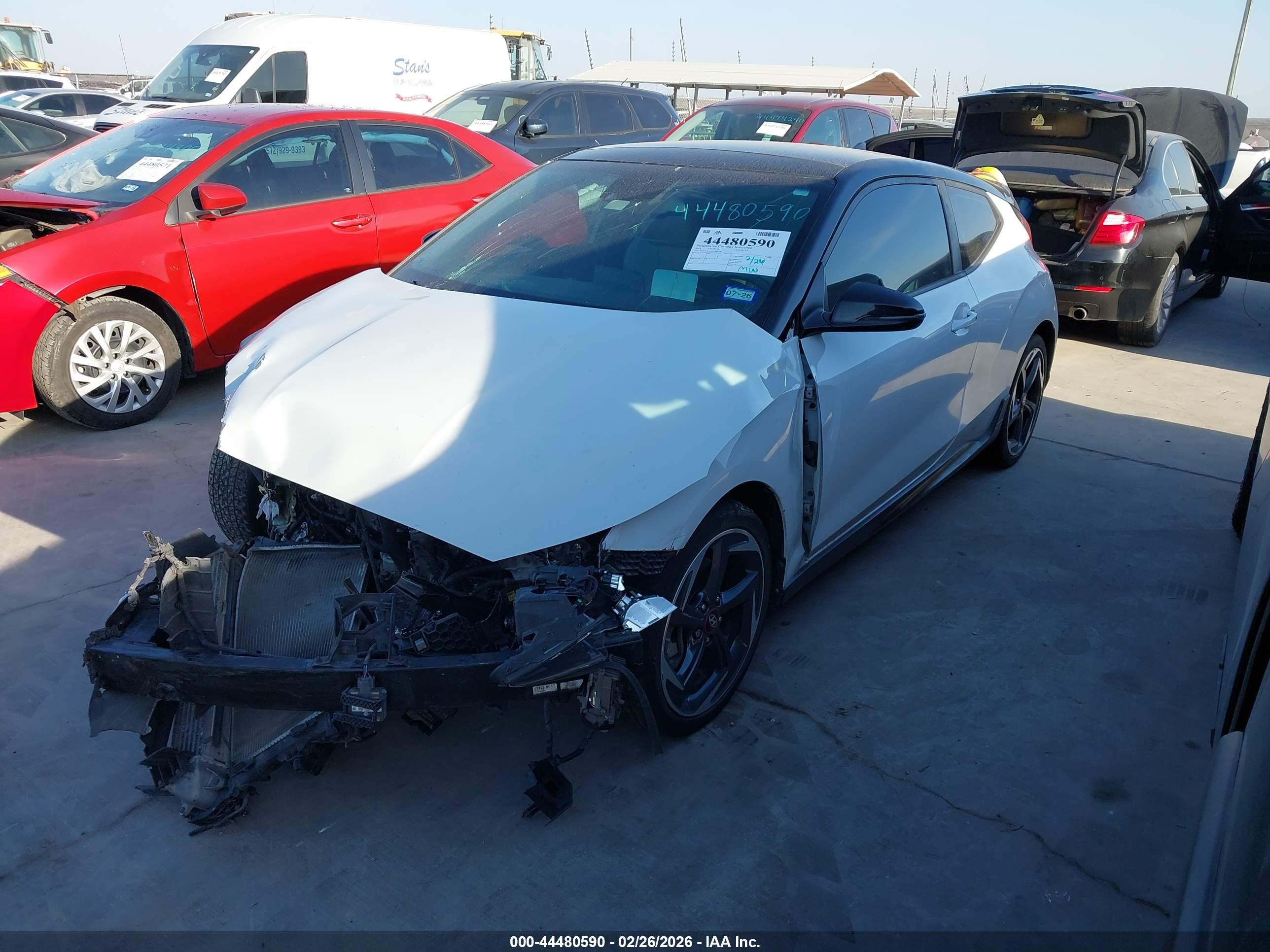 HYUNDAI VELOSTER image 2
