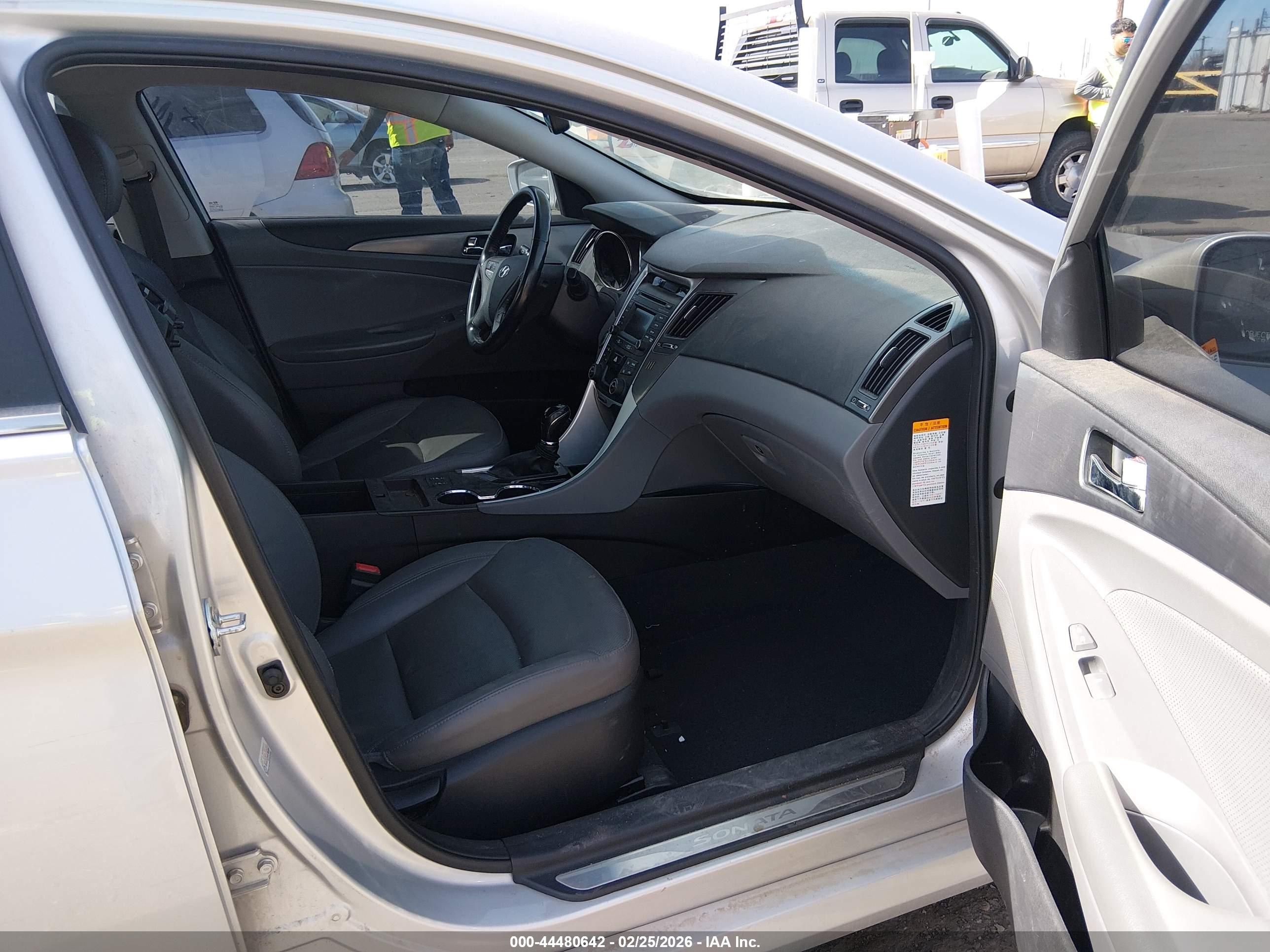 HYUNDAI SONATA image 5