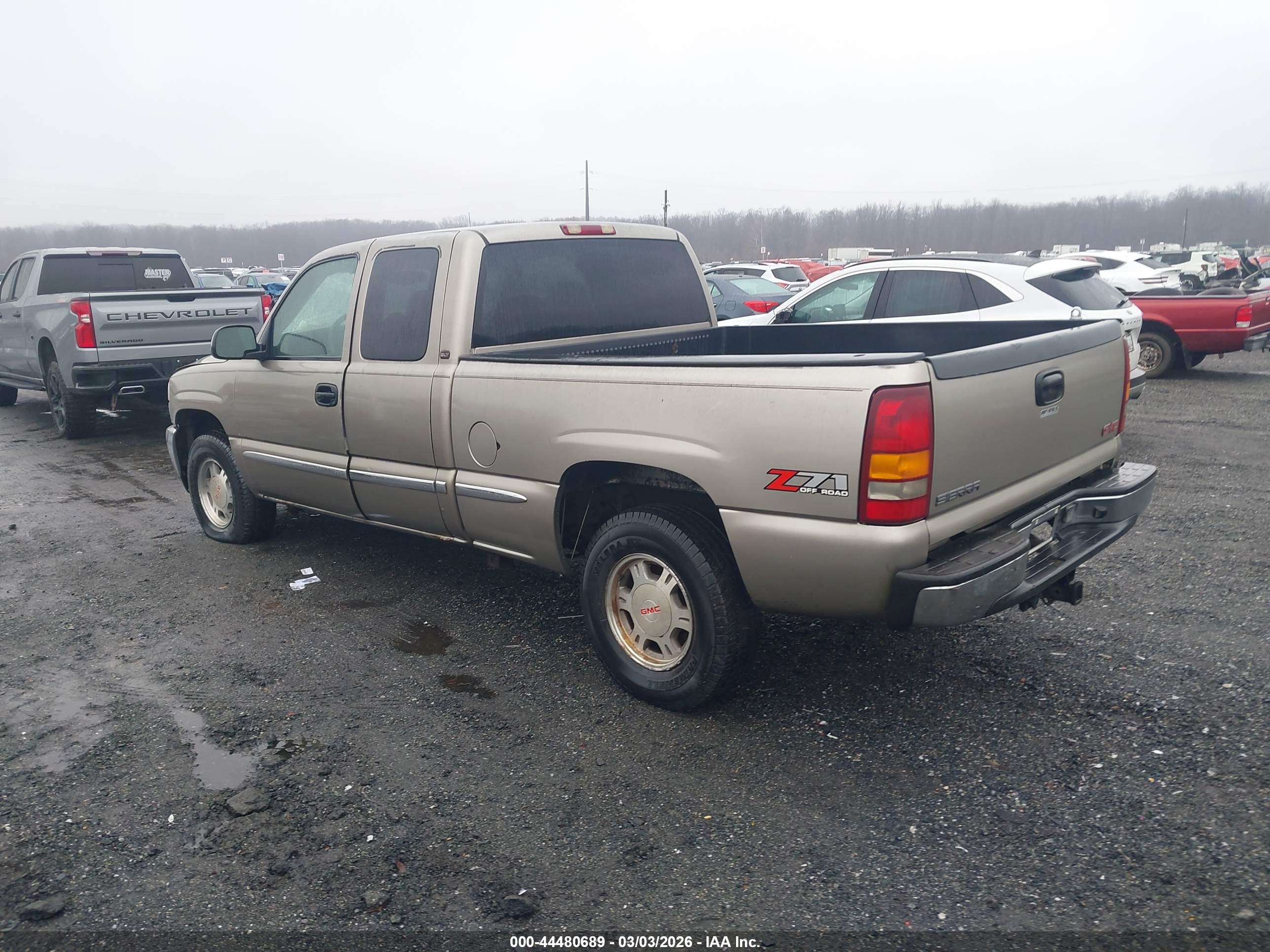 GMC SIERRA image 3