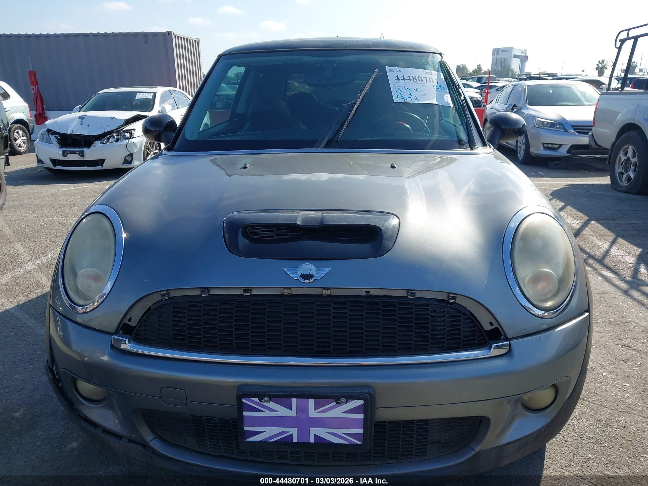 MINI COOPER image 6
