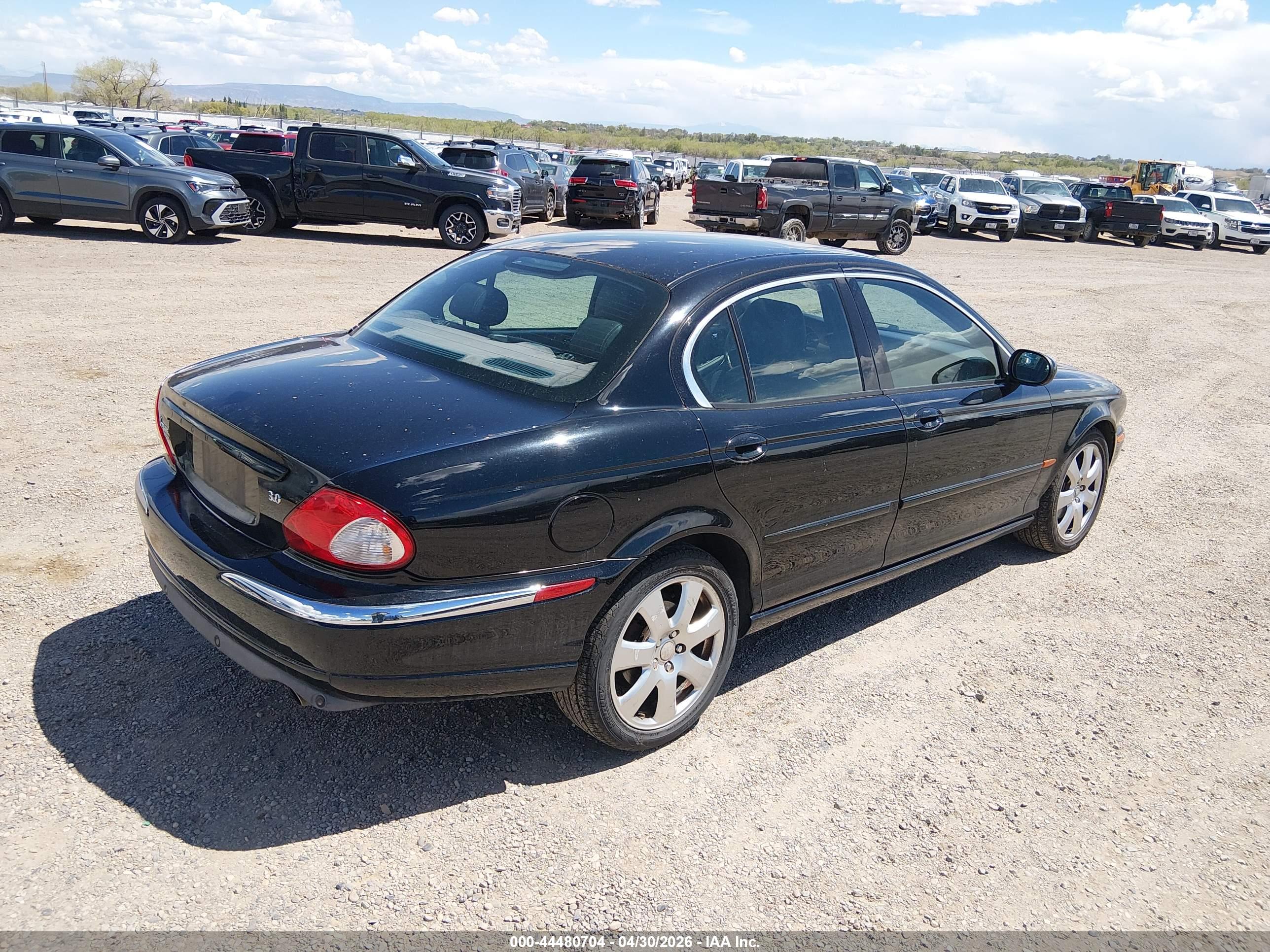 JAGUAR X-TYPE image 4