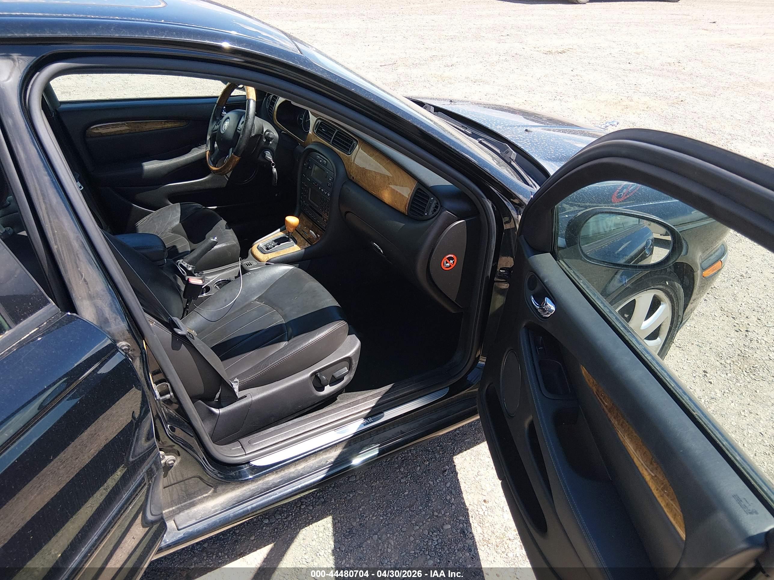JAGUAR X-TYPE image 5