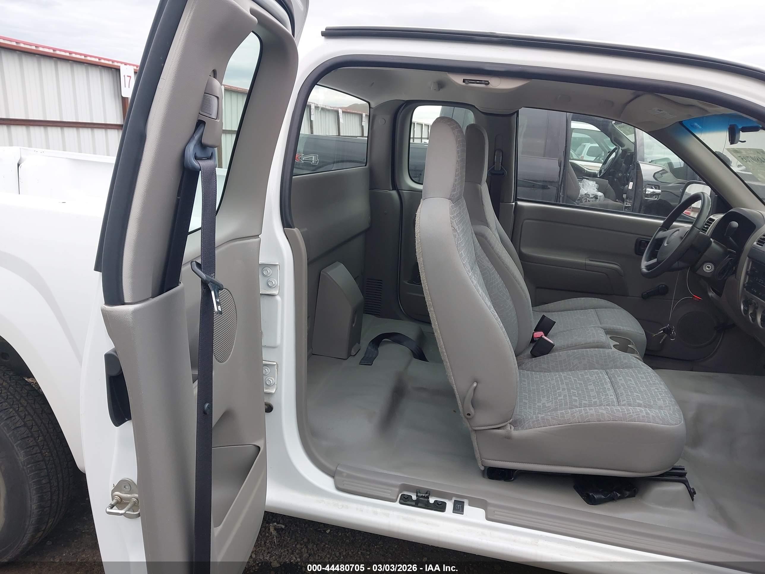 CHEVROLET COLORADO image 8