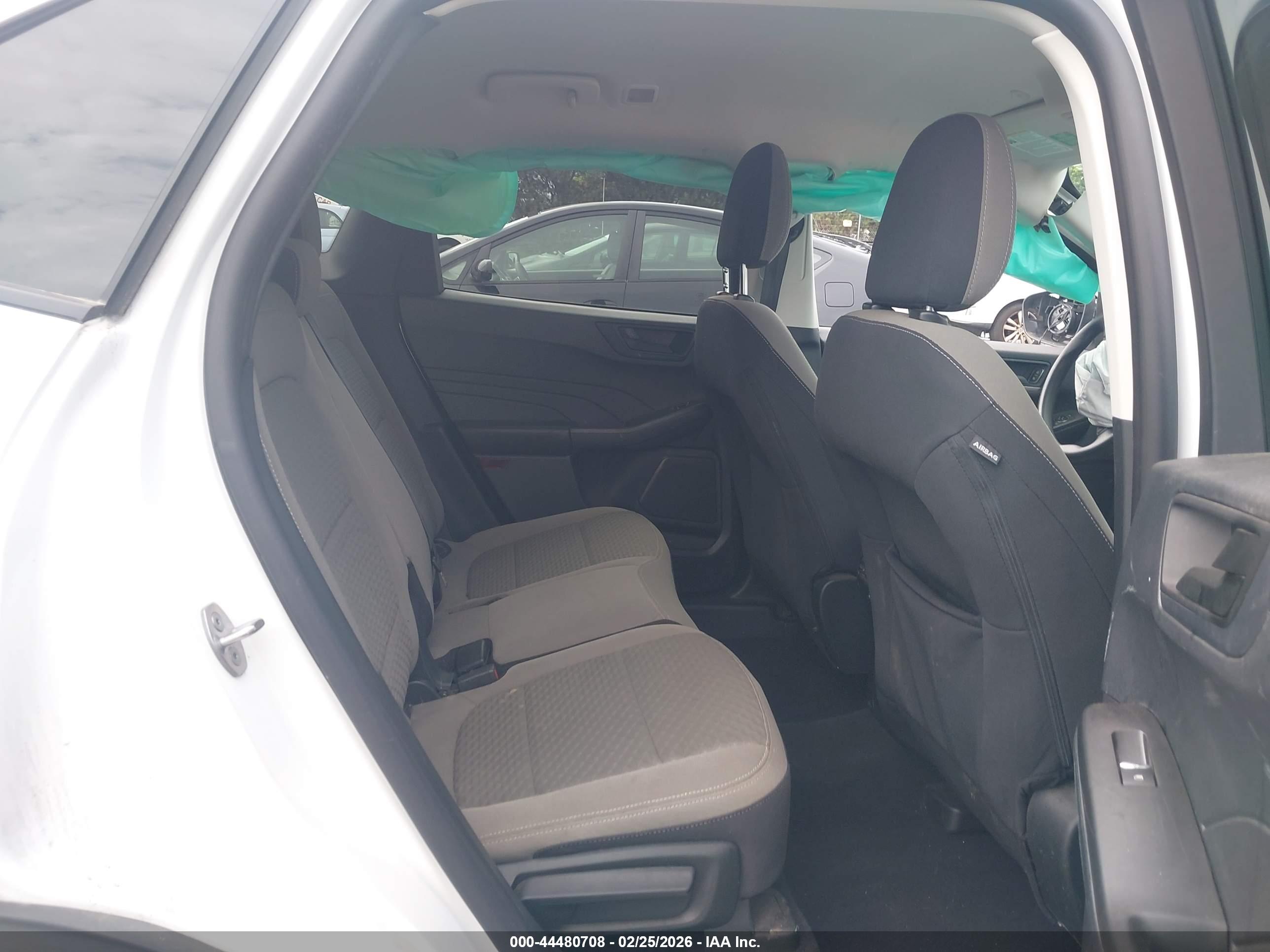 FORD ESCAPE image 8