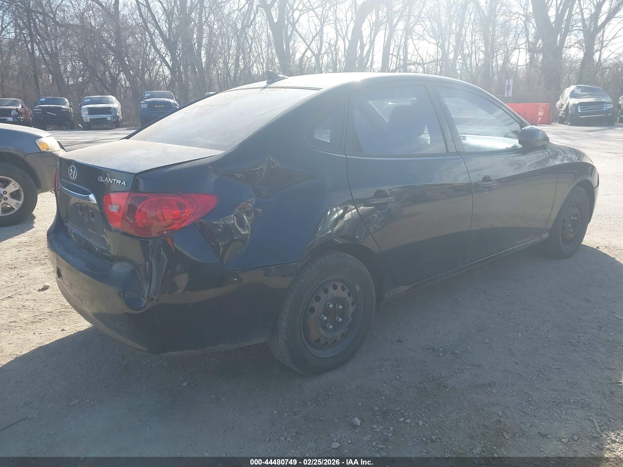 HYUNDAI ELANTRA image 4