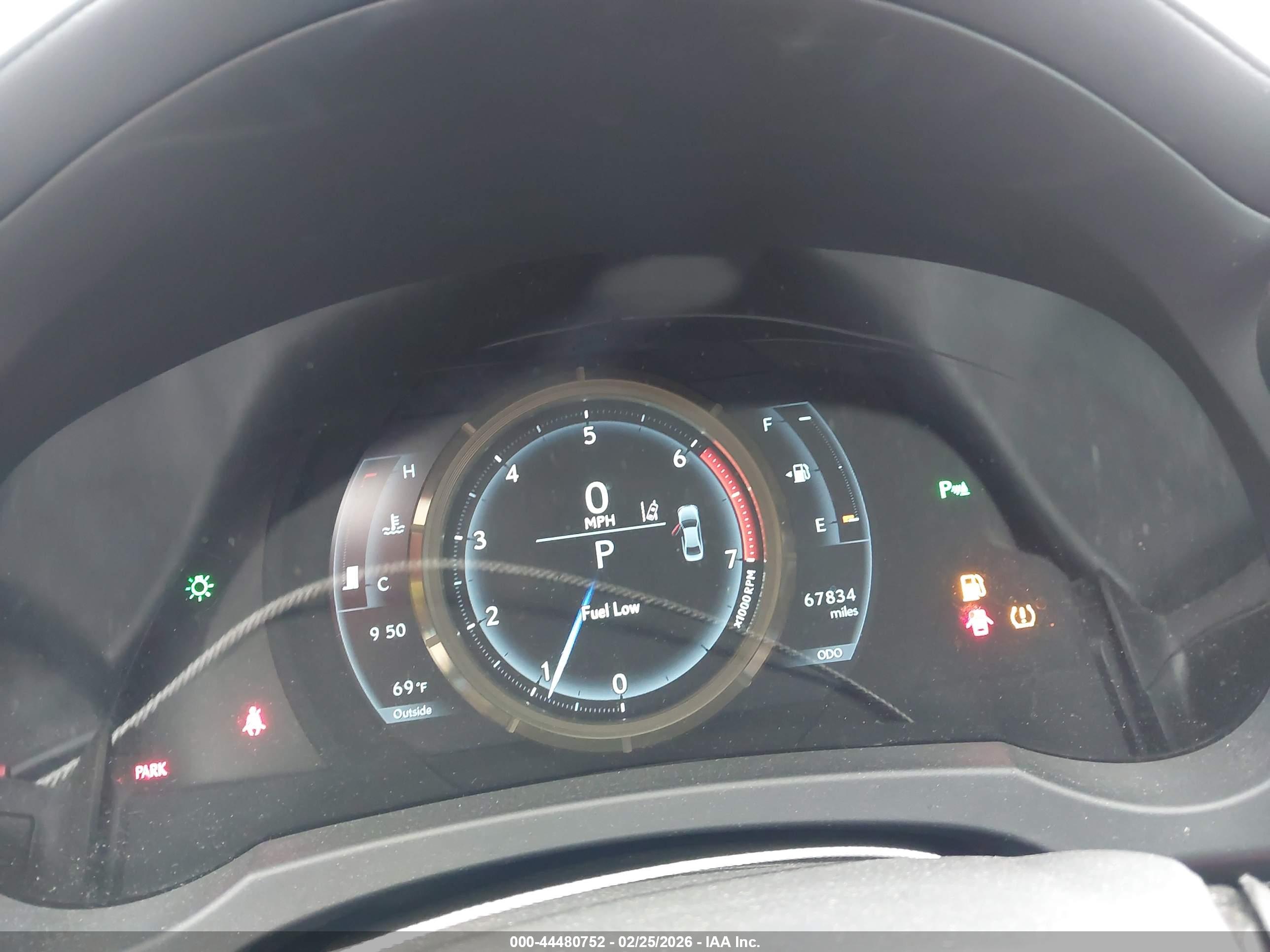 LEXUS IS image 7