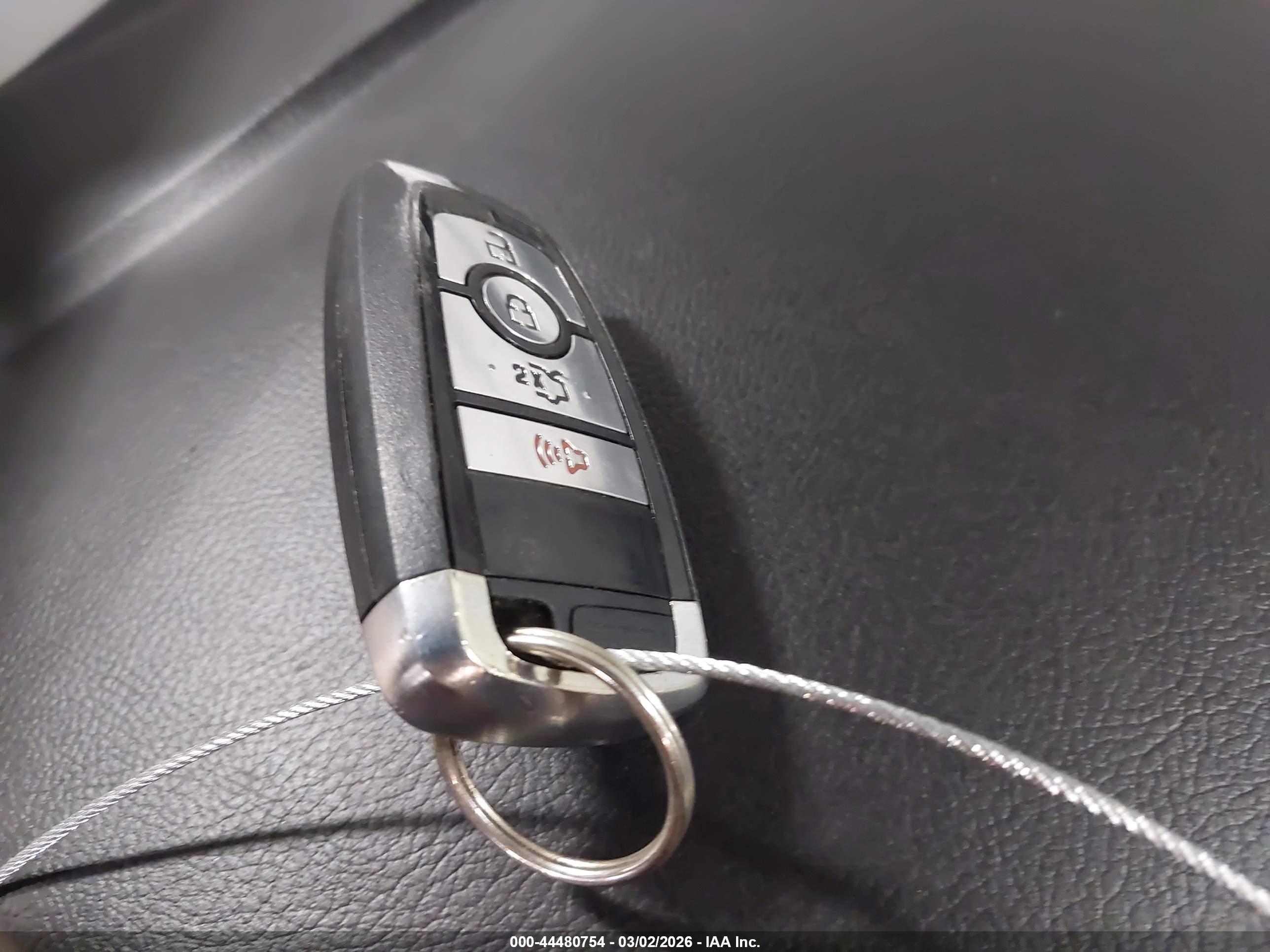 FORD FUSION image 11