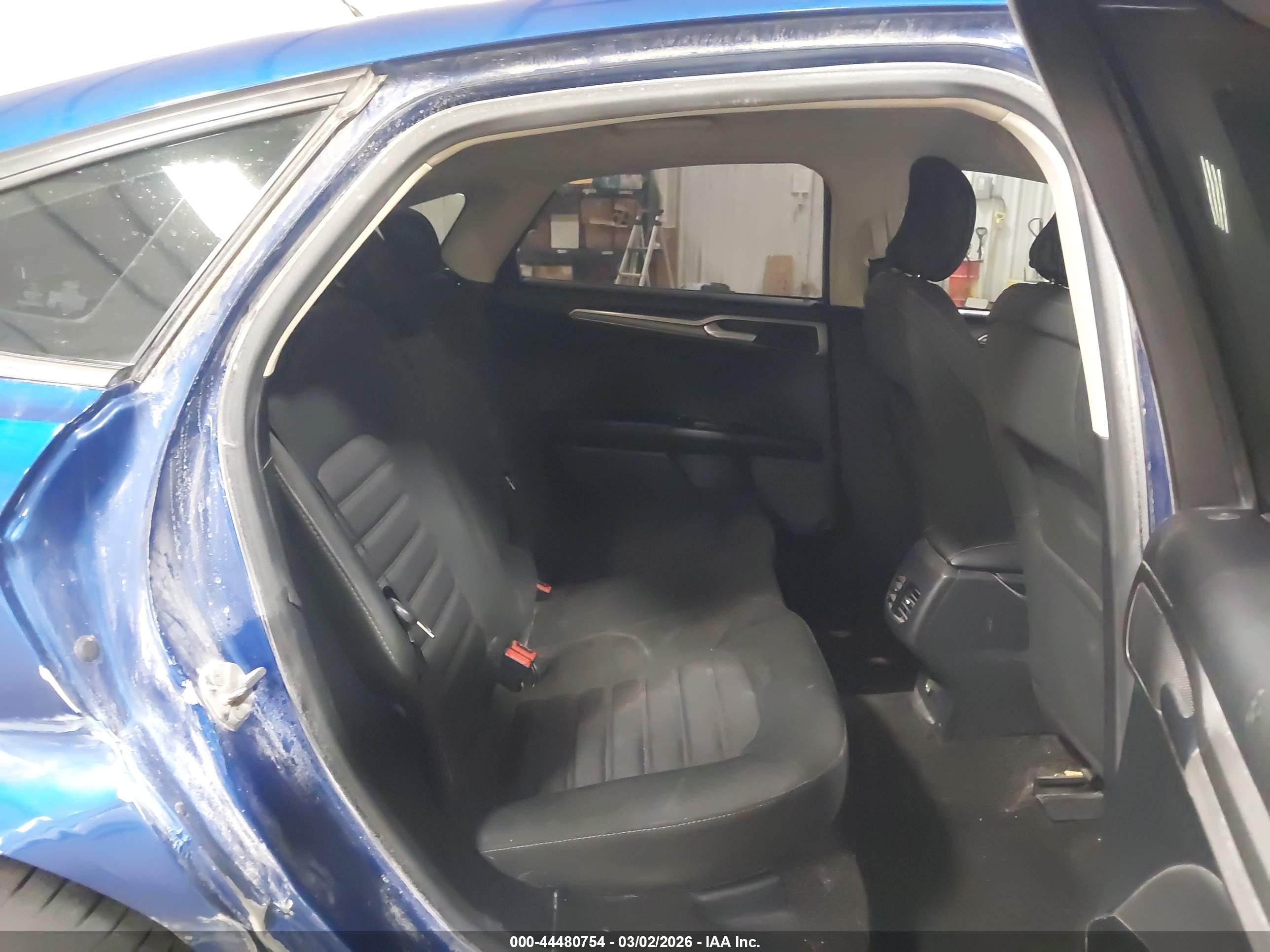 FORD FUSION image 8