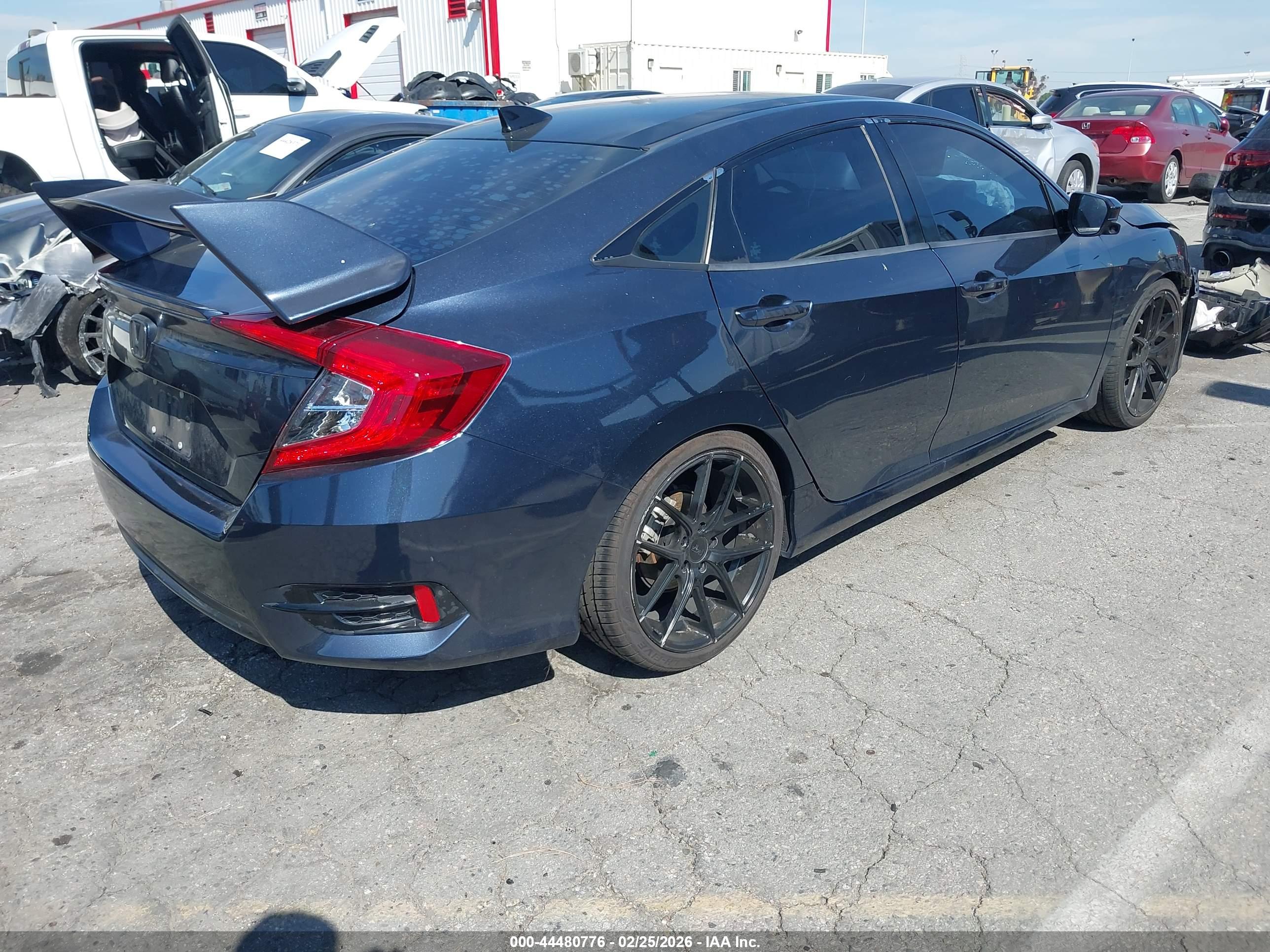 HONDA CIVIC image 4